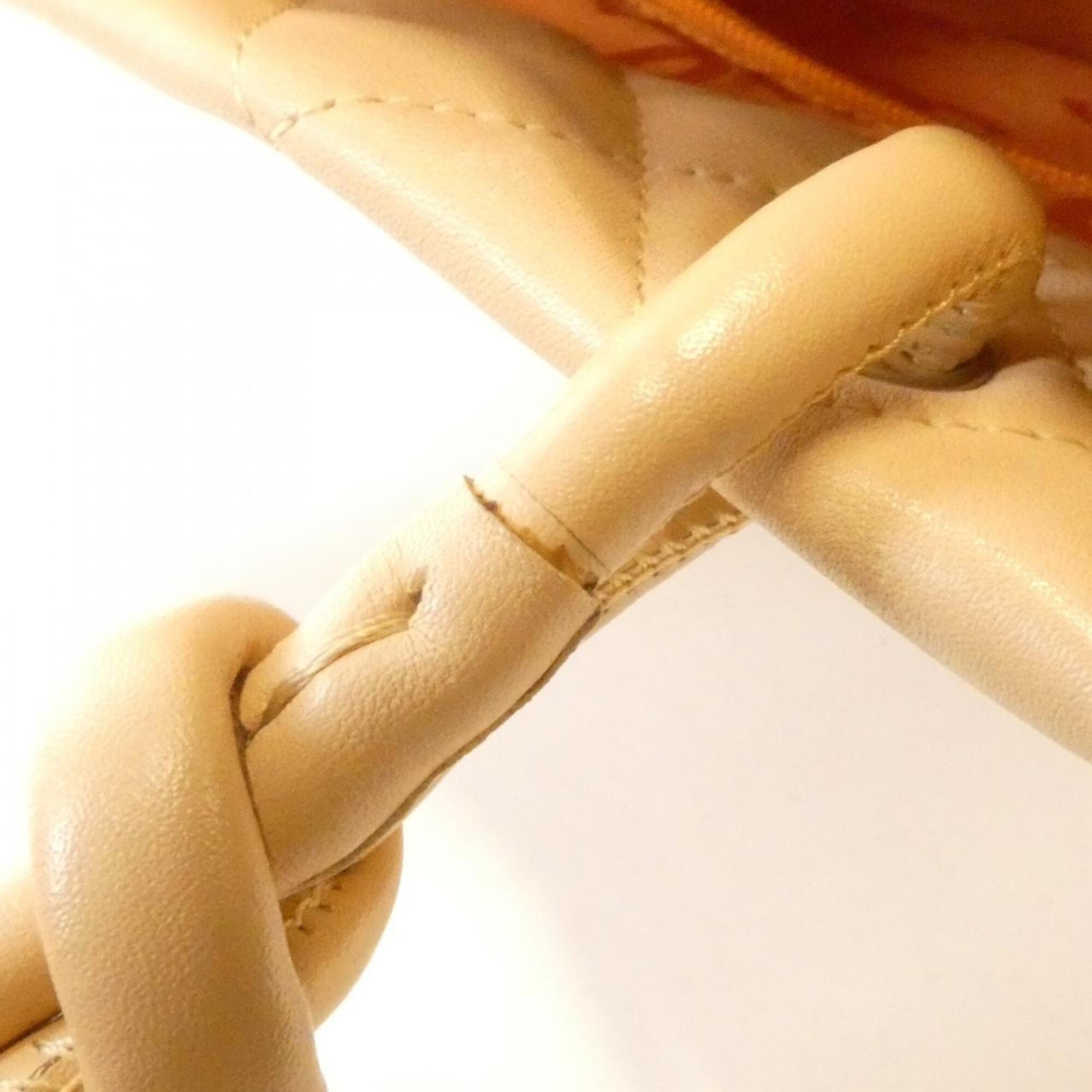 Chanel Beige Leather Handbag (Pre-Owned)