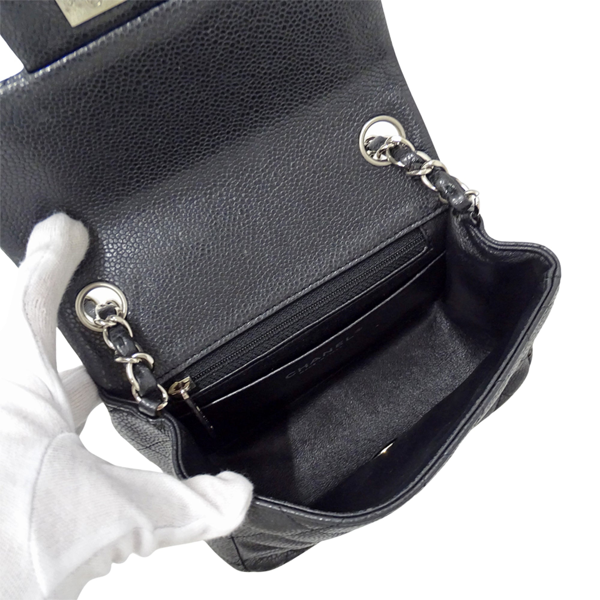 Chanel Black Grained Calfskin Handbag Shoulder Bag (Pre-Owned)