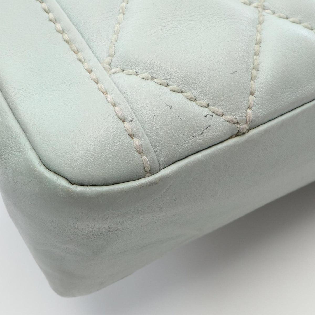 Chanel Blue Leather Handbag (Pre-Owned)