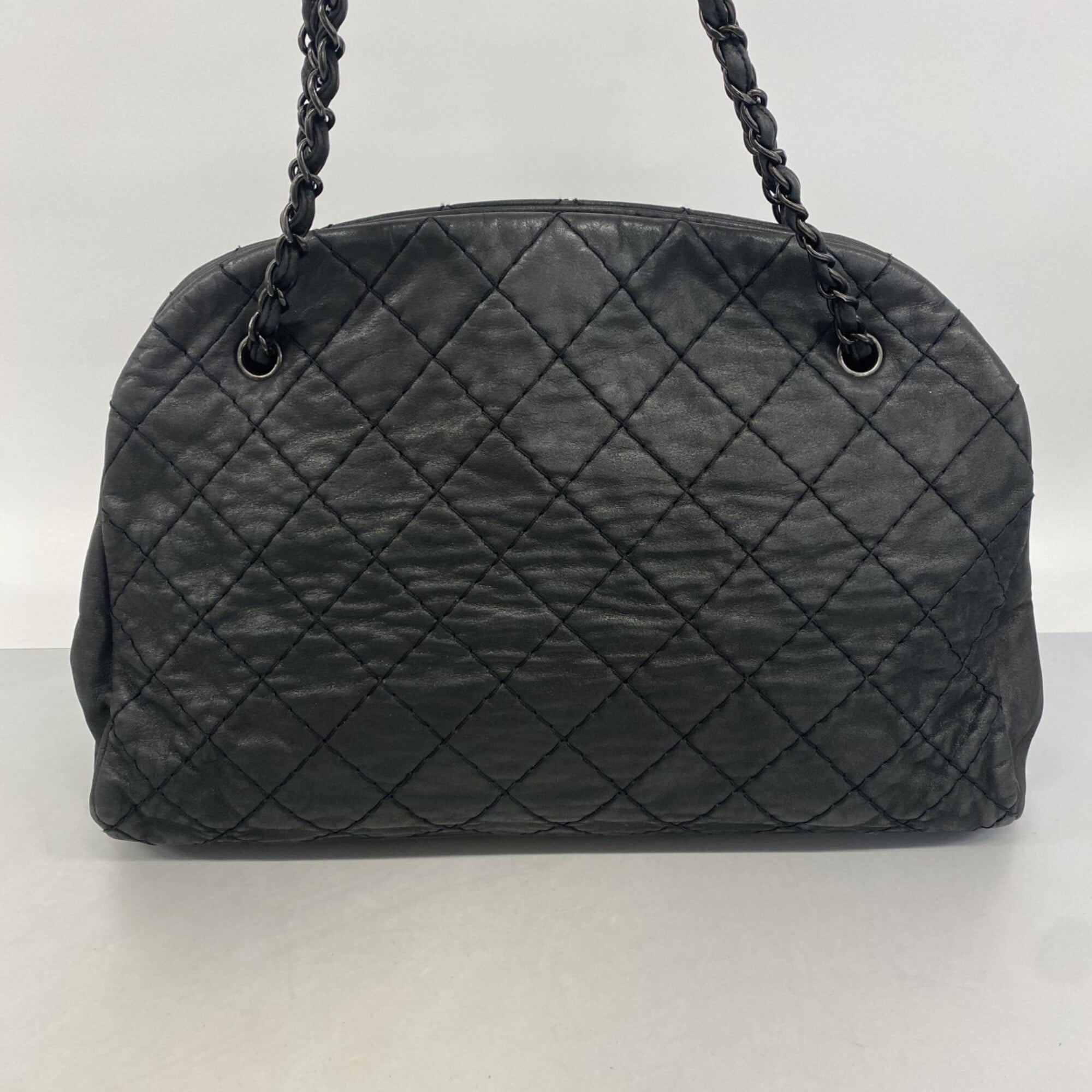 Chanel Black Shoulder Bag (Pre-Owned)