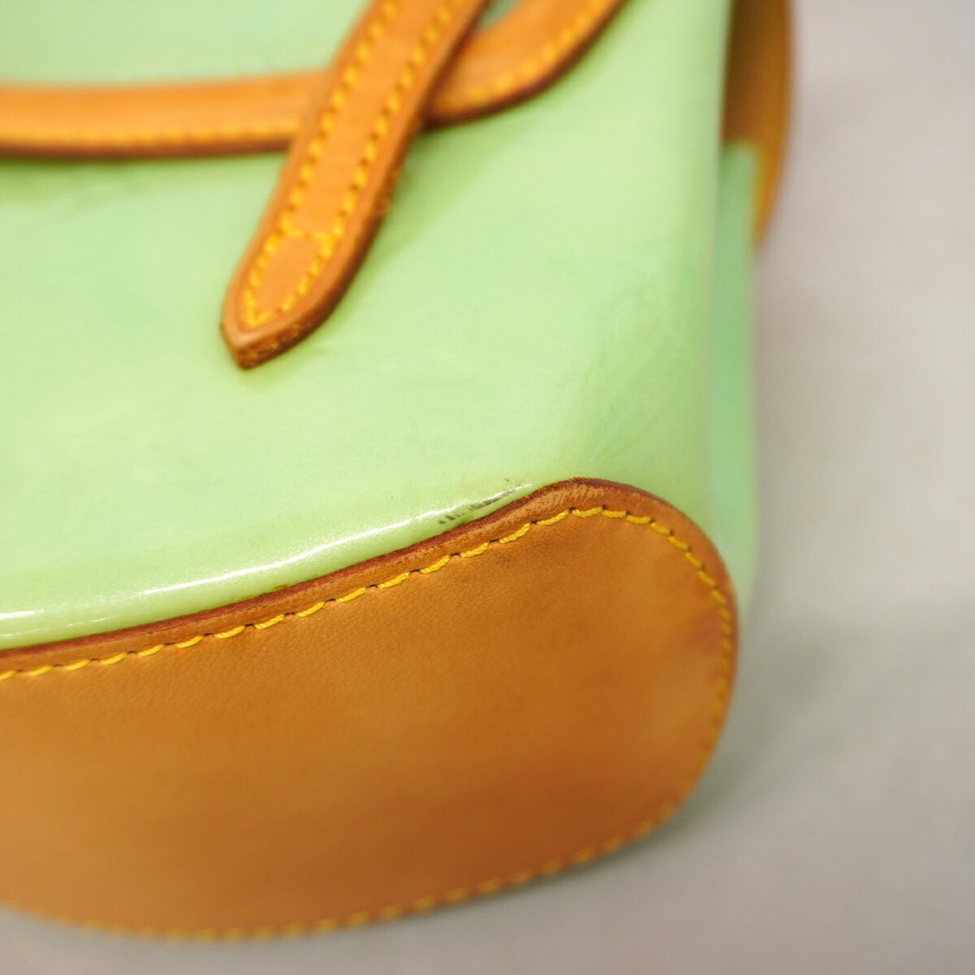 Louis Vuitton Peppermint Handbag (Pre-Owned)