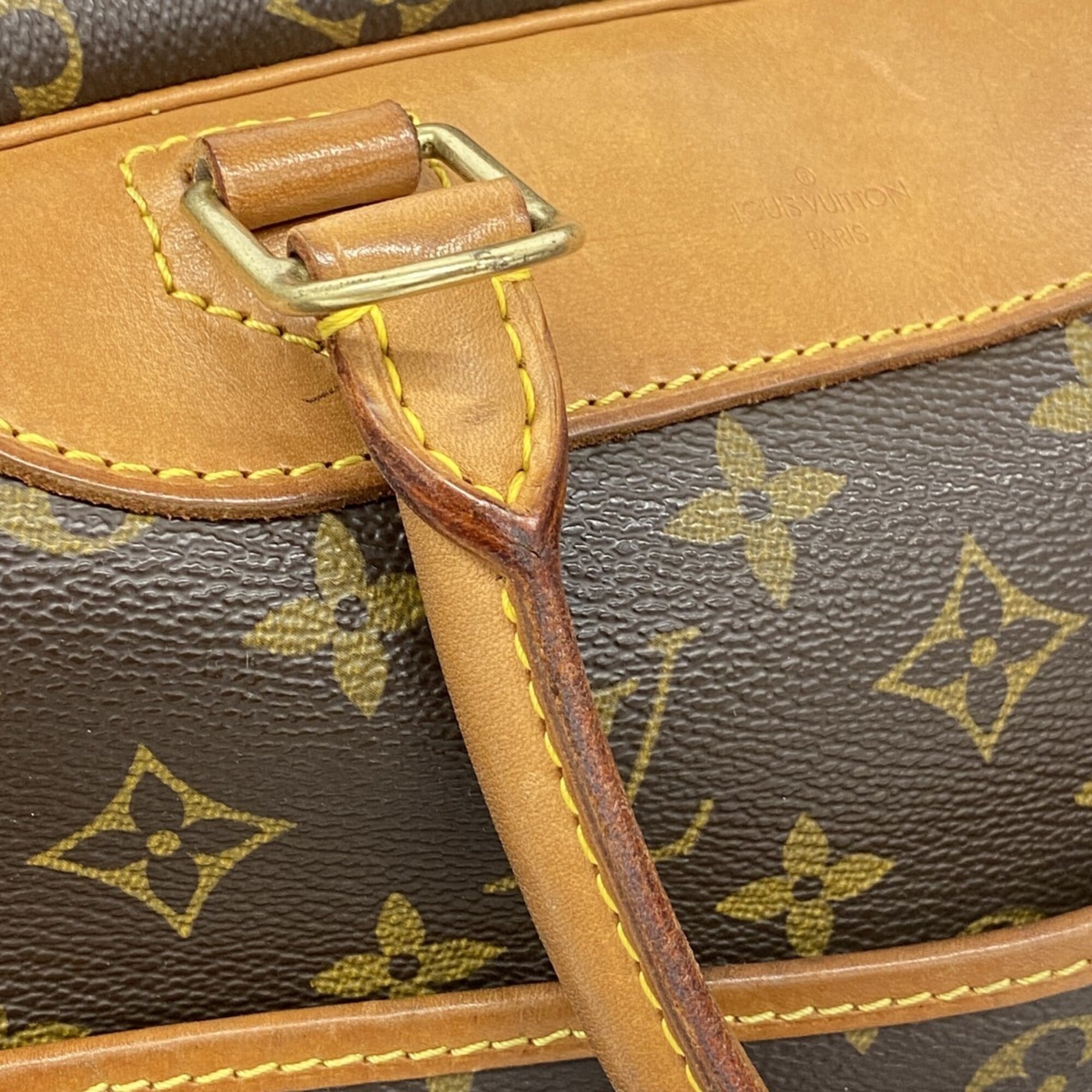 Louis Vuitton Brown Handbag (Pre-Owned)