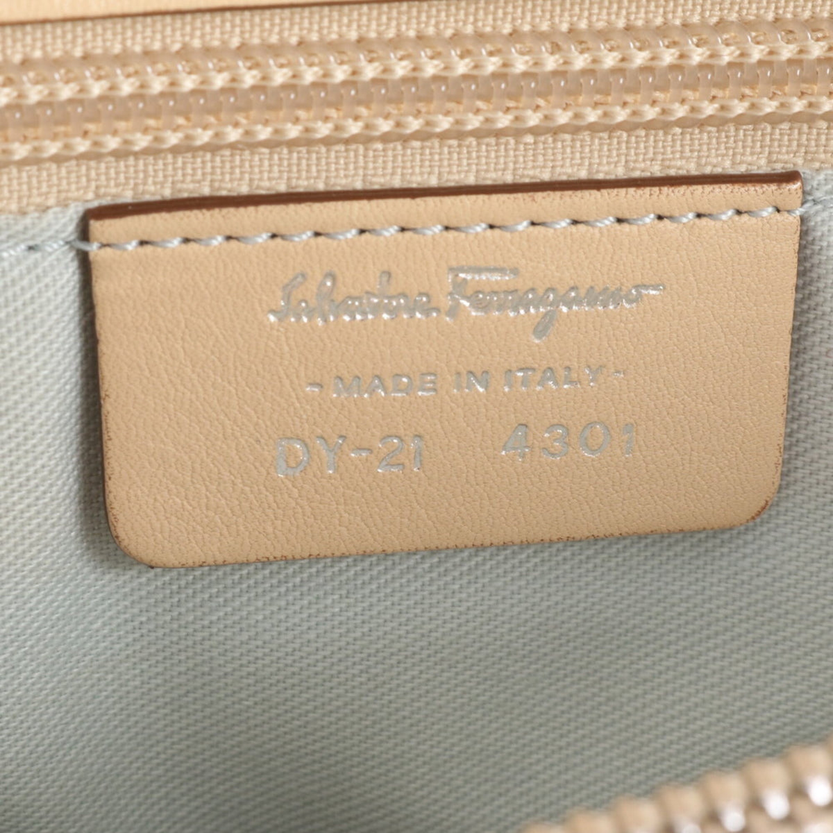 Salvatore Ferragamo Beige Leather Handbag Tote Bag (Pre-Owned)