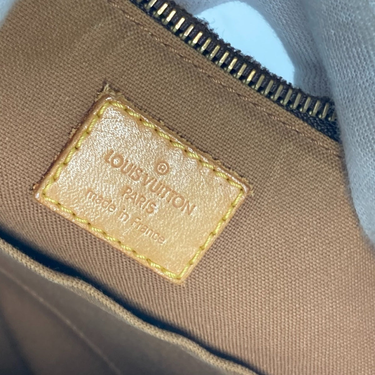 Louis Vuitton Brown Monogram Shoulder Bag (Pre-Owned)