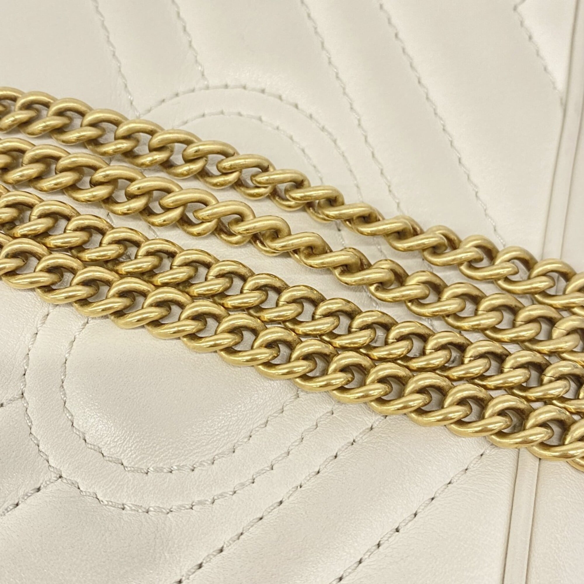 Gucci White Leather Shoulder Bag (Pre-Owned)