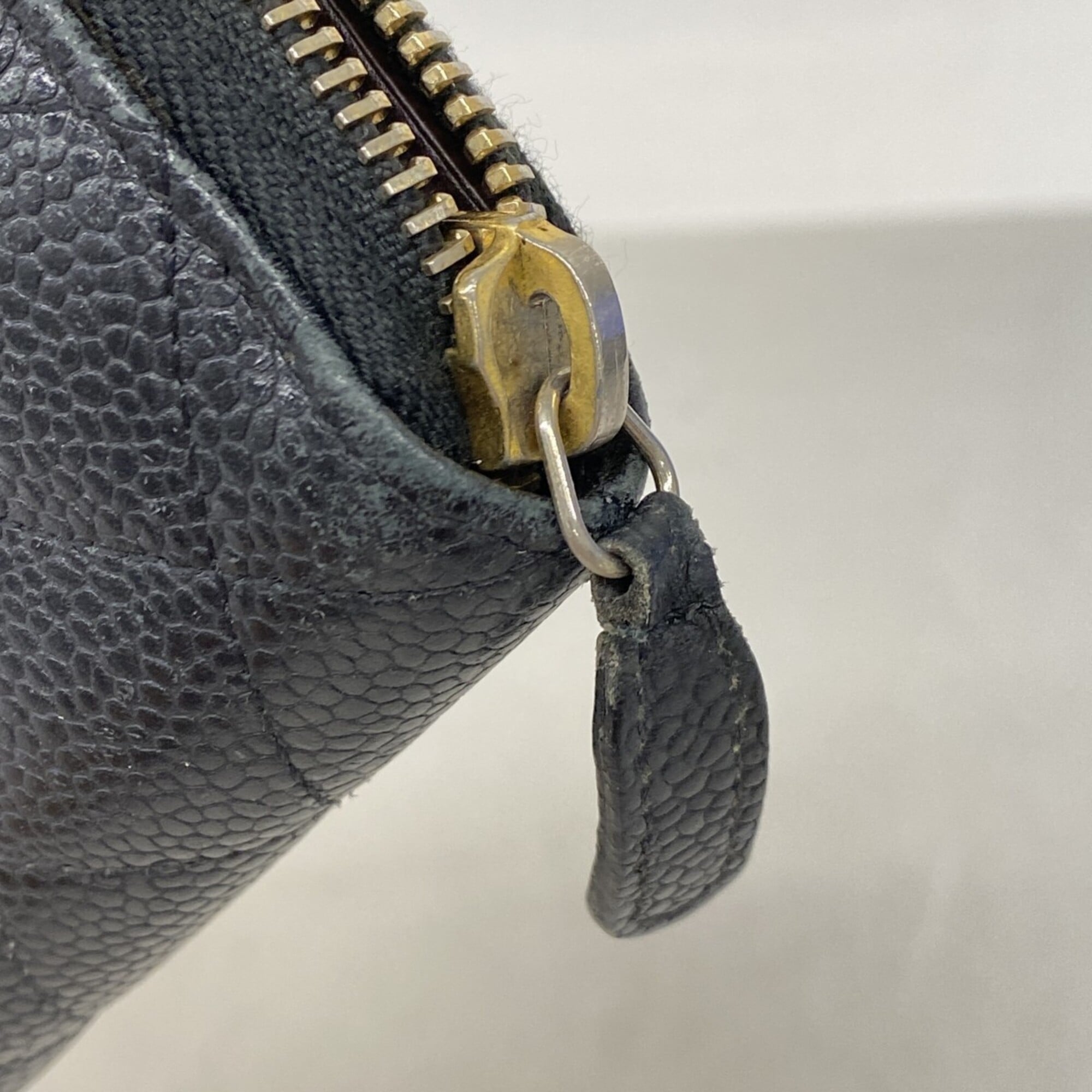 Chanel Black Grained Calfskin Long Wallet (Bi-Fold) (Pre-Owned)