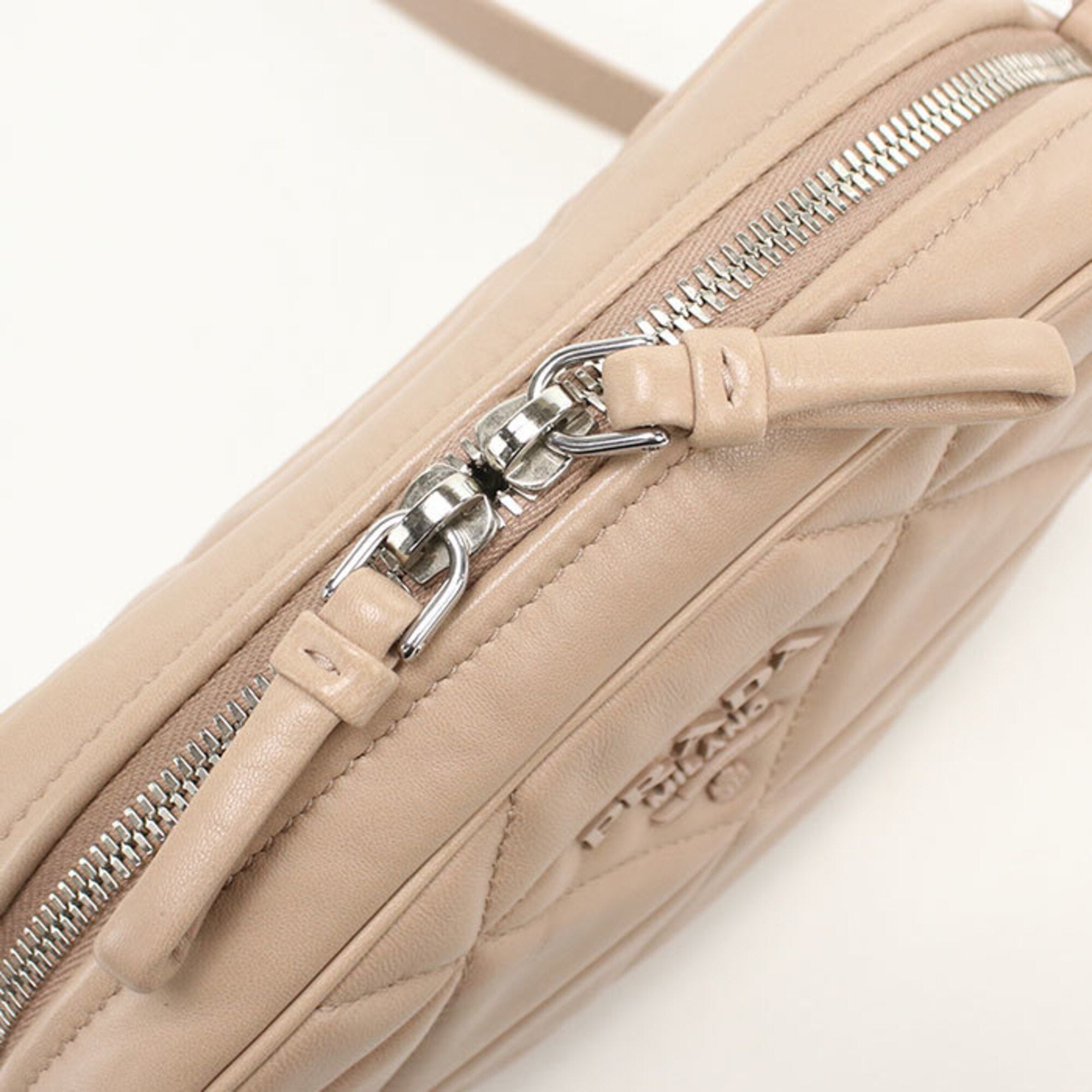 Prada Pink Leather Shoulder Bag (Pre-Owned)