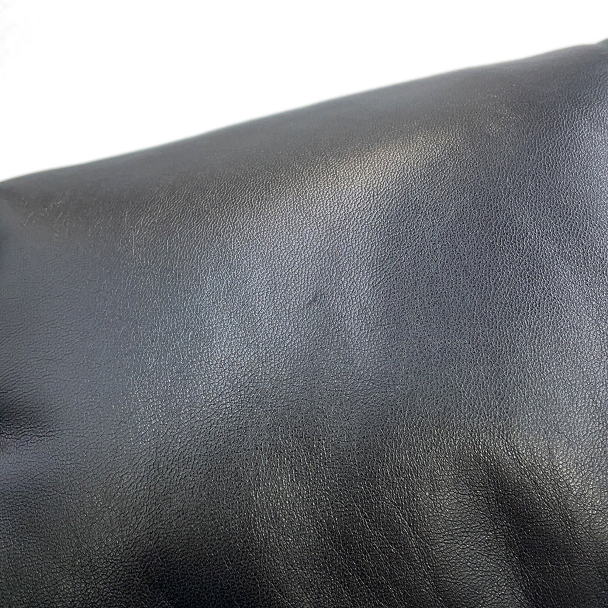 Loewe Black Leather Shoulder Bag (Pre-Owned)