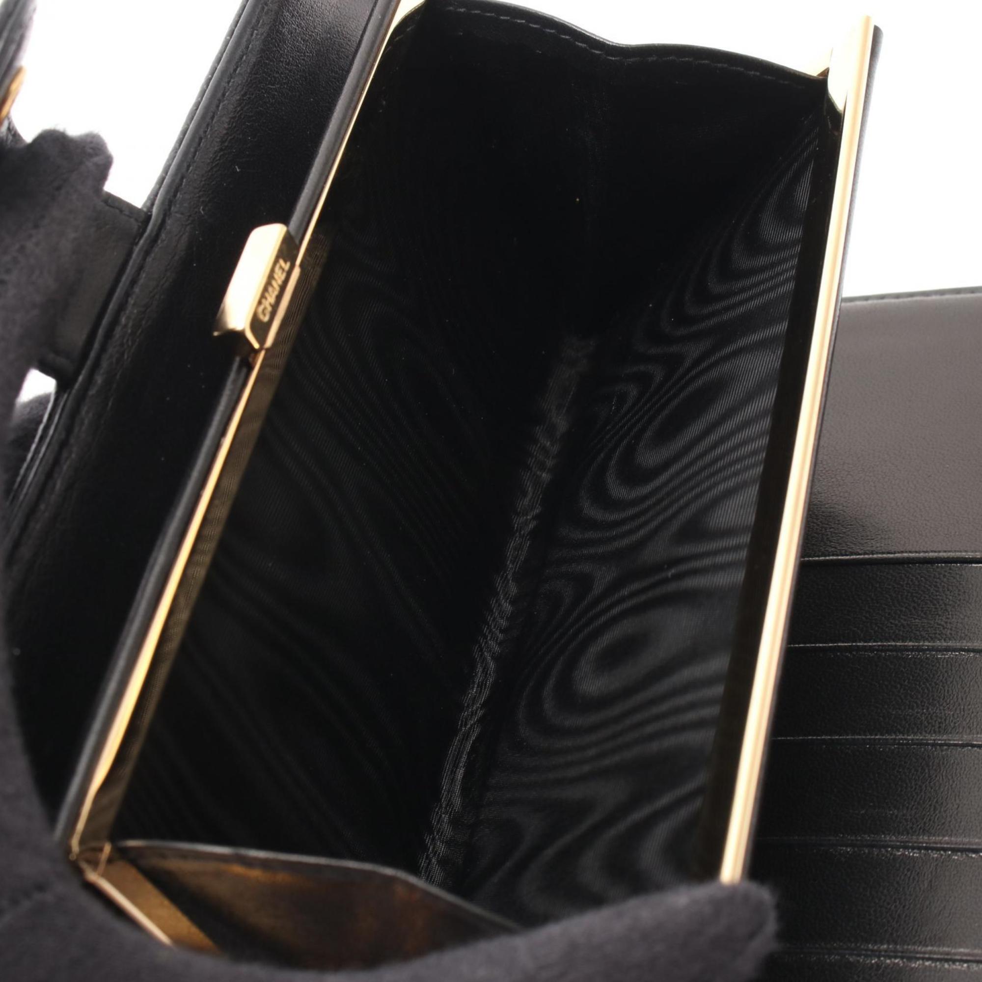 Chanel Black Leather Long Wallet (Bi-Fold) (Pre-Owned)