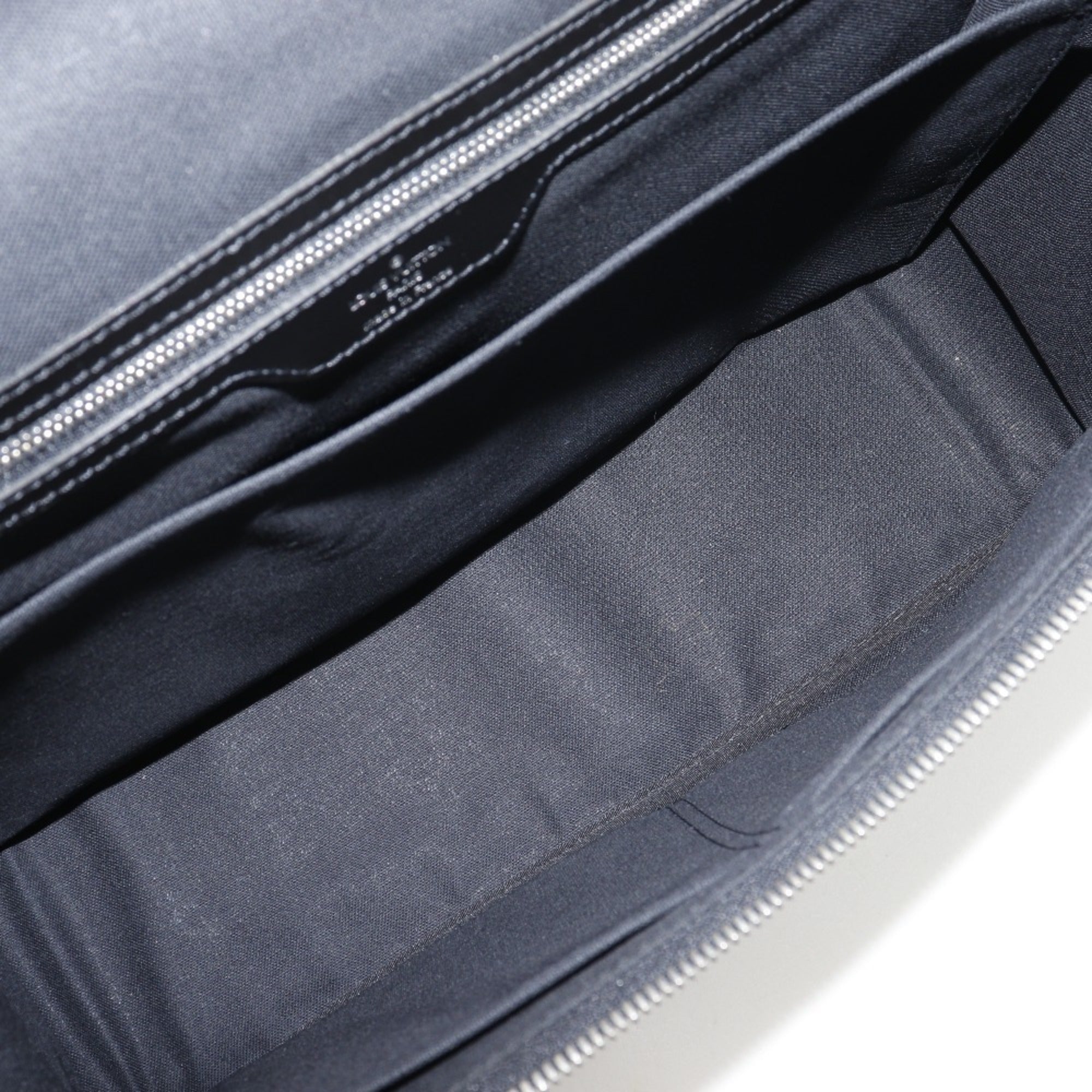Louis Vuitton Ardoise Black Taiga Leather Nylon Canvas Shoulder Bag (Pre-Owned)