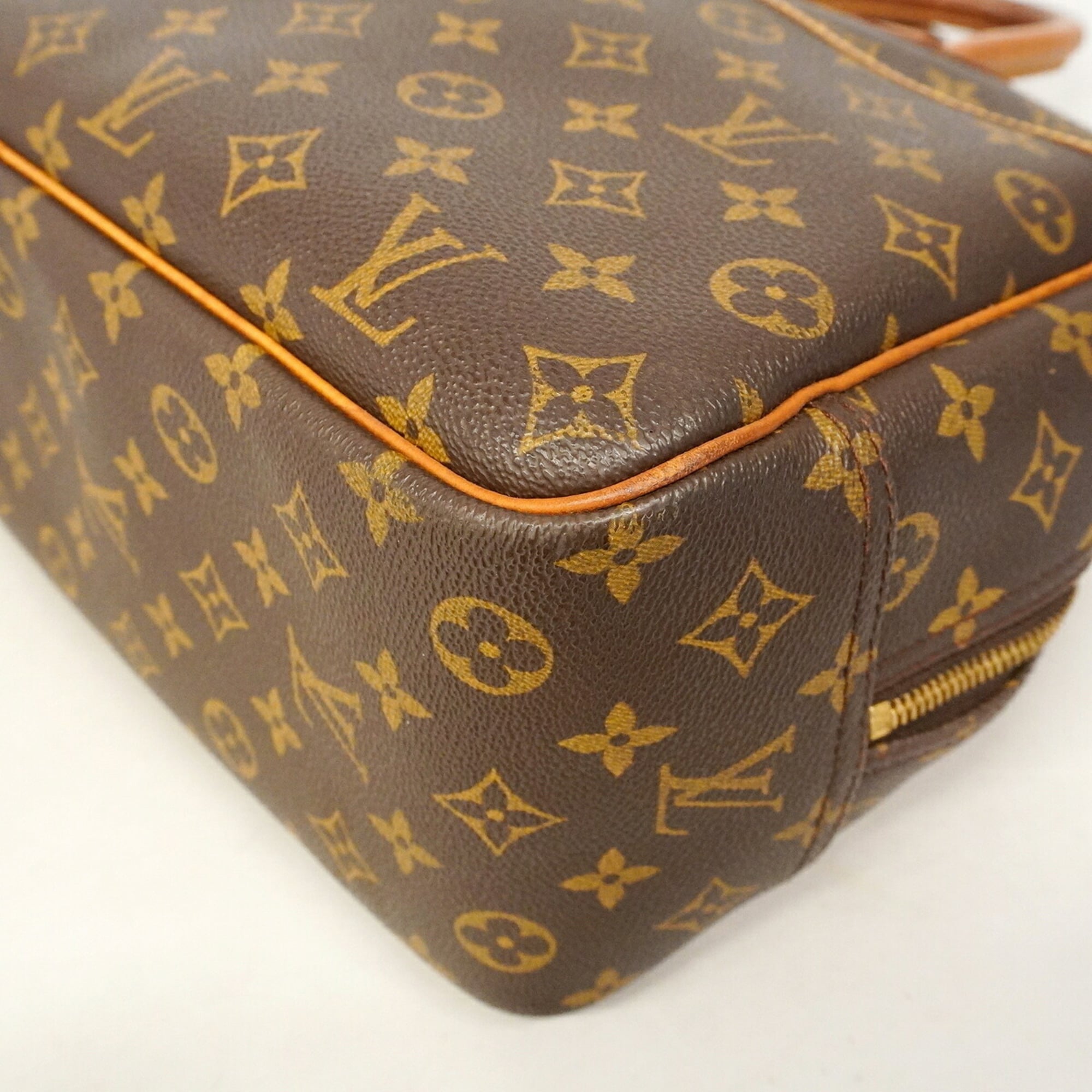 Louis Vuitton Brown Handbag (Pre-Owned)
