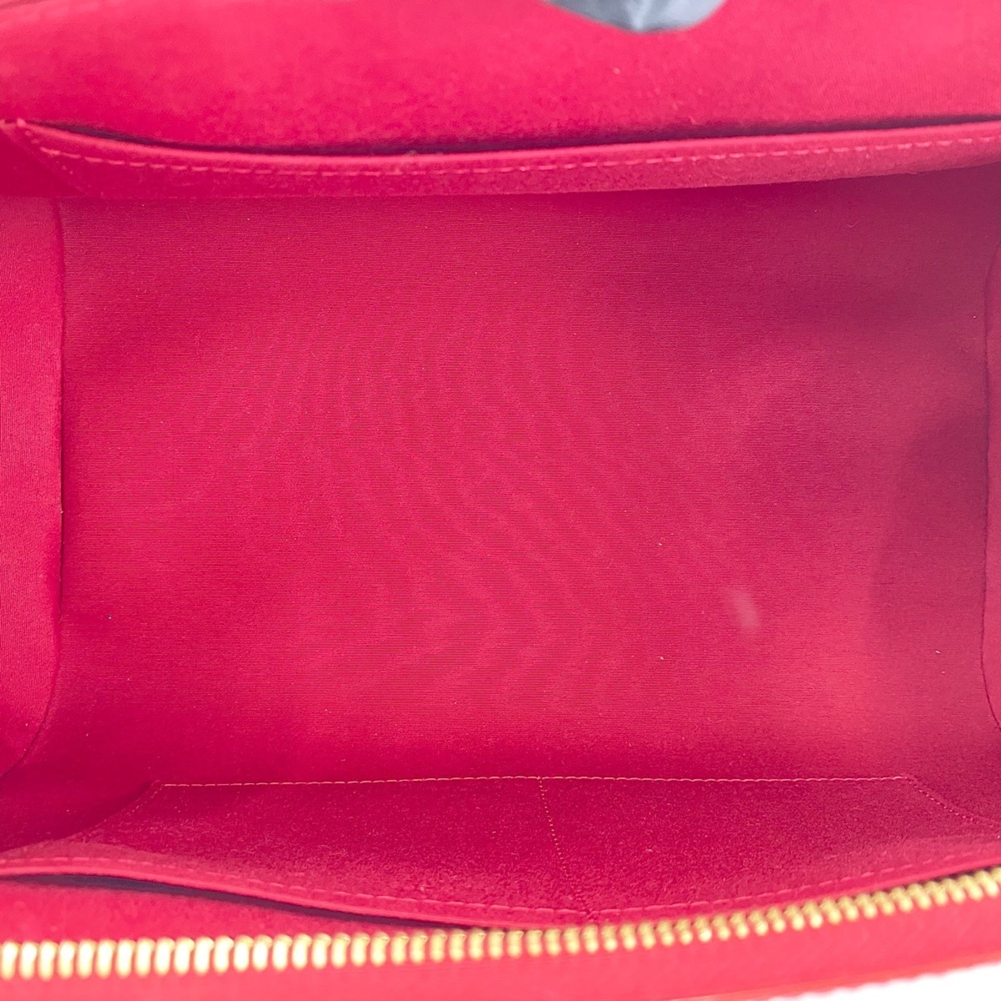 Louis Vuitton Red Color Shoulder Bag (Pre-Owned)
