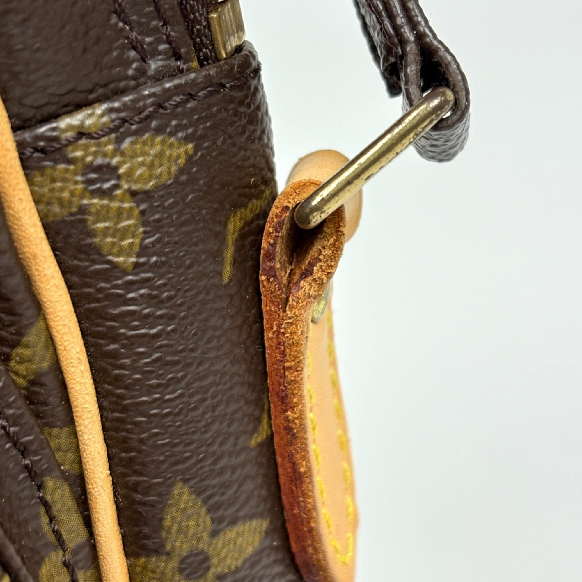 Louis Vuitton Brown Monogram Shoulder Bag (Pre-Owned)