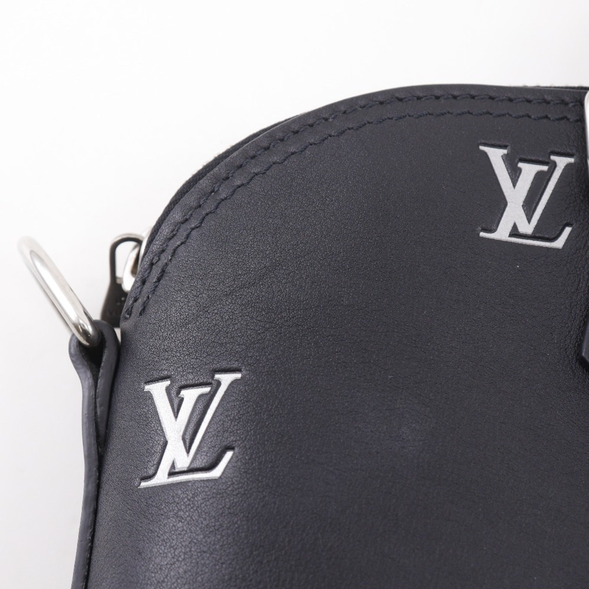 Louis Vuitton Black Leather Handbag (Pre-Owned)