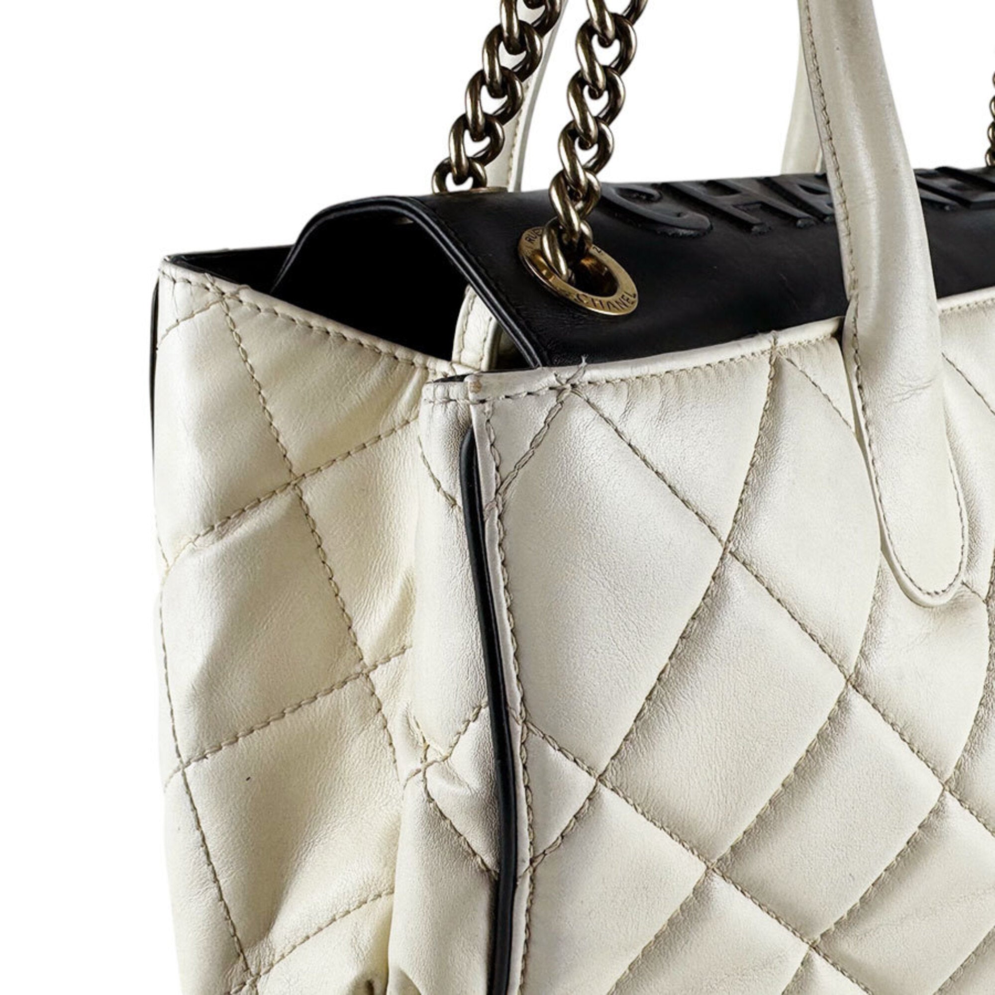 Chanel Black Off-White Leather Handbag Shoulder Bag (Pre-Owned)