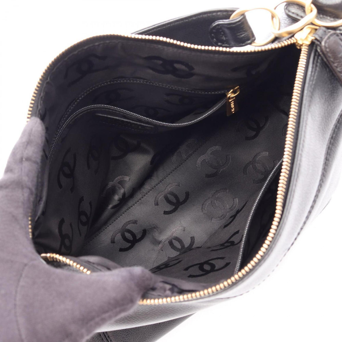 Chanel Black Grained Calfskin Handbag (Pre-Owned)