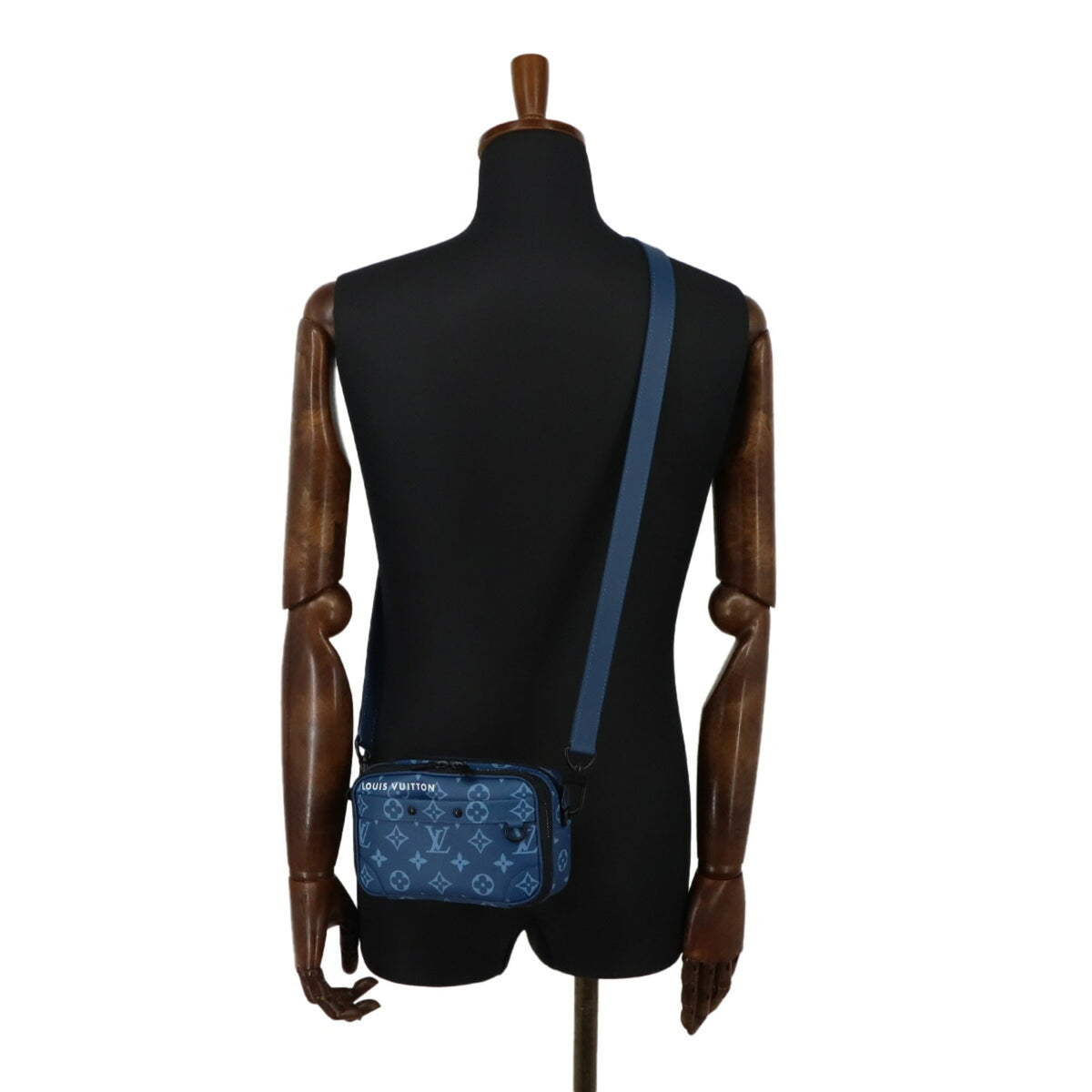Louis Vuitton Blue Monogram Canvas Shoulder Bag (Pre-Owned)