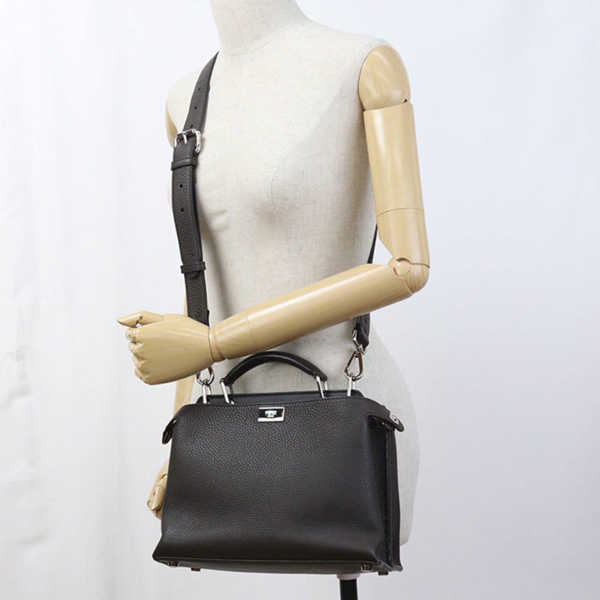 Fendi Brown Leather Handbag (Pre-Owned)