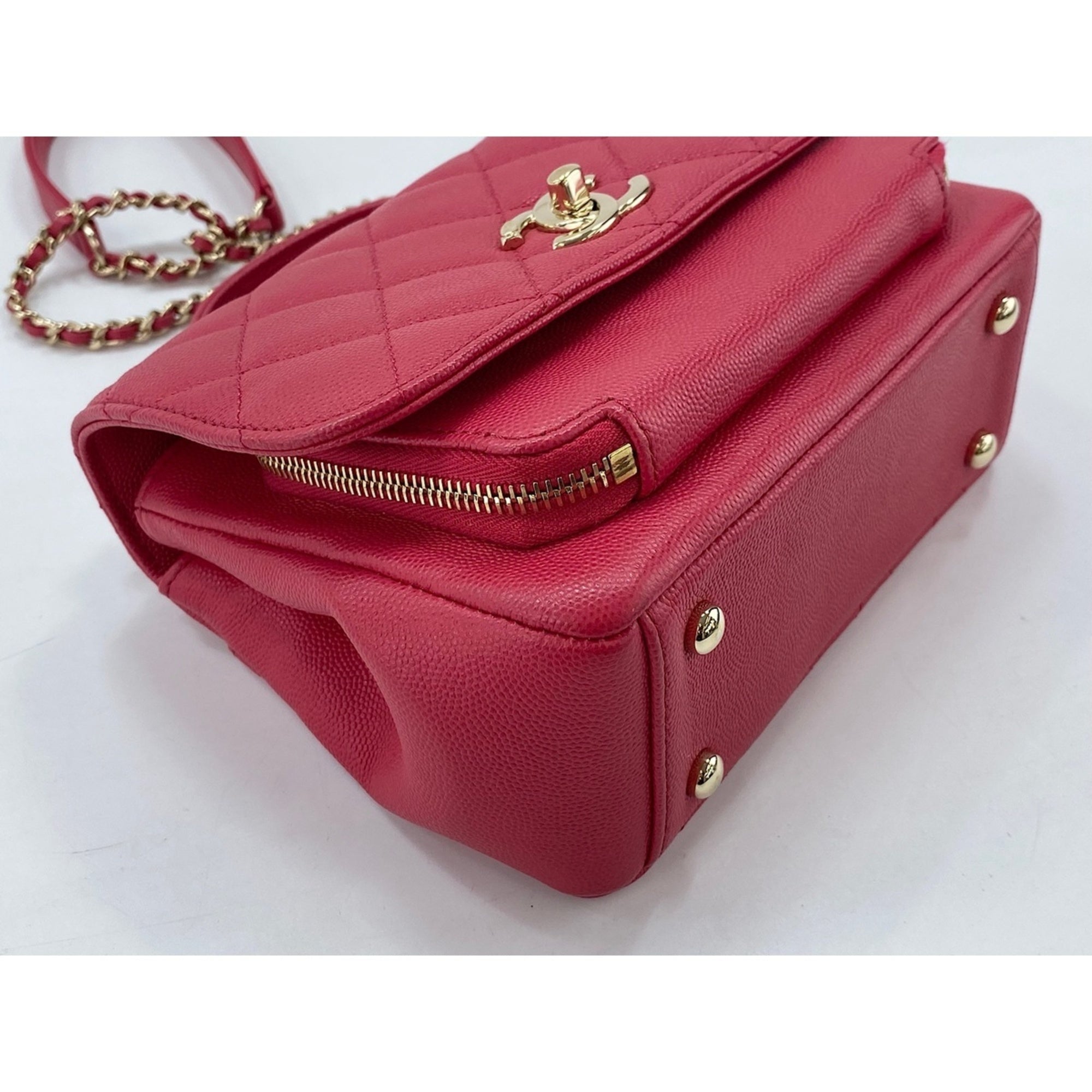Chanel Red Color Shoulder Bag (Pre-Owned)