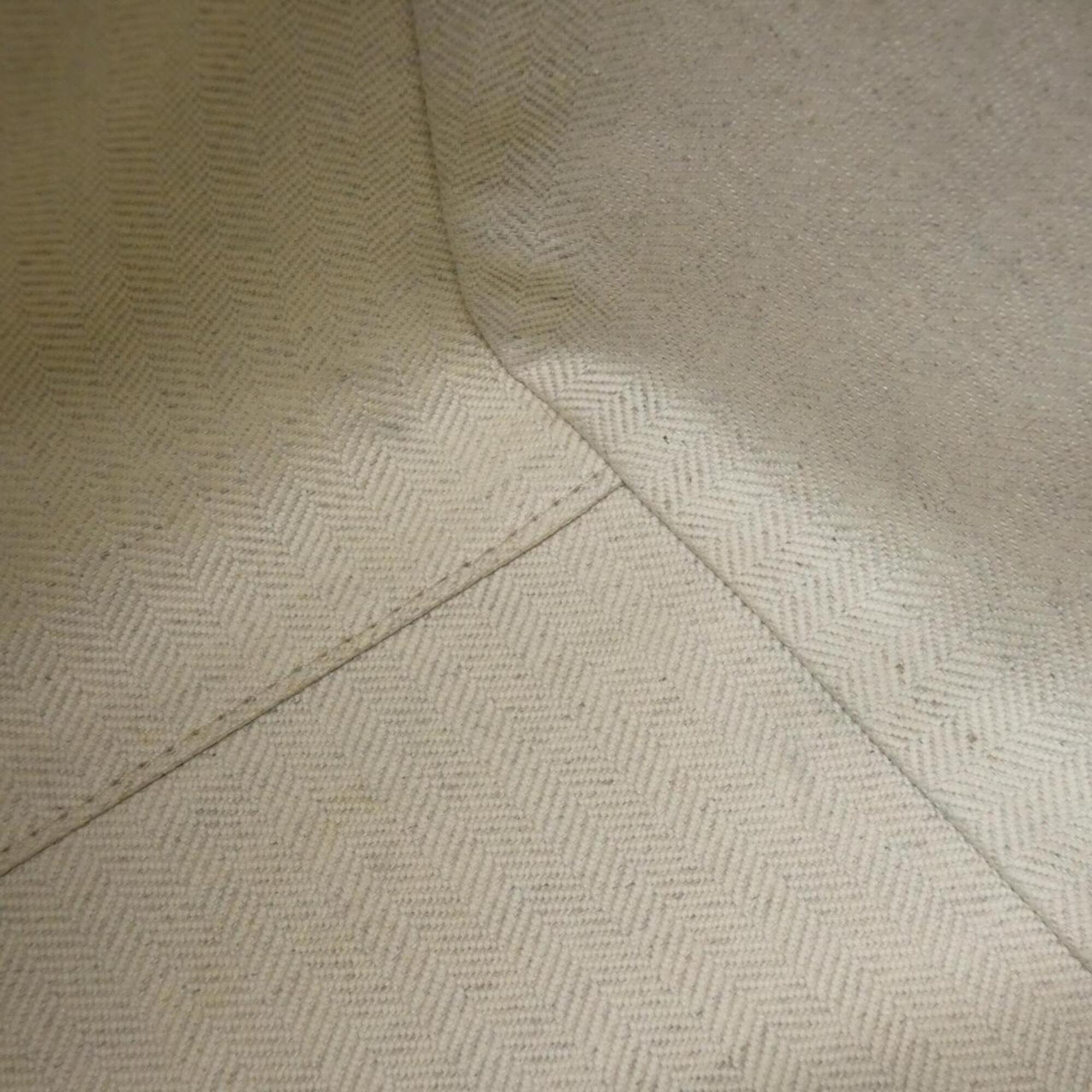 Loewe Sand Leather Shoulder Bag (Pre-Owned)