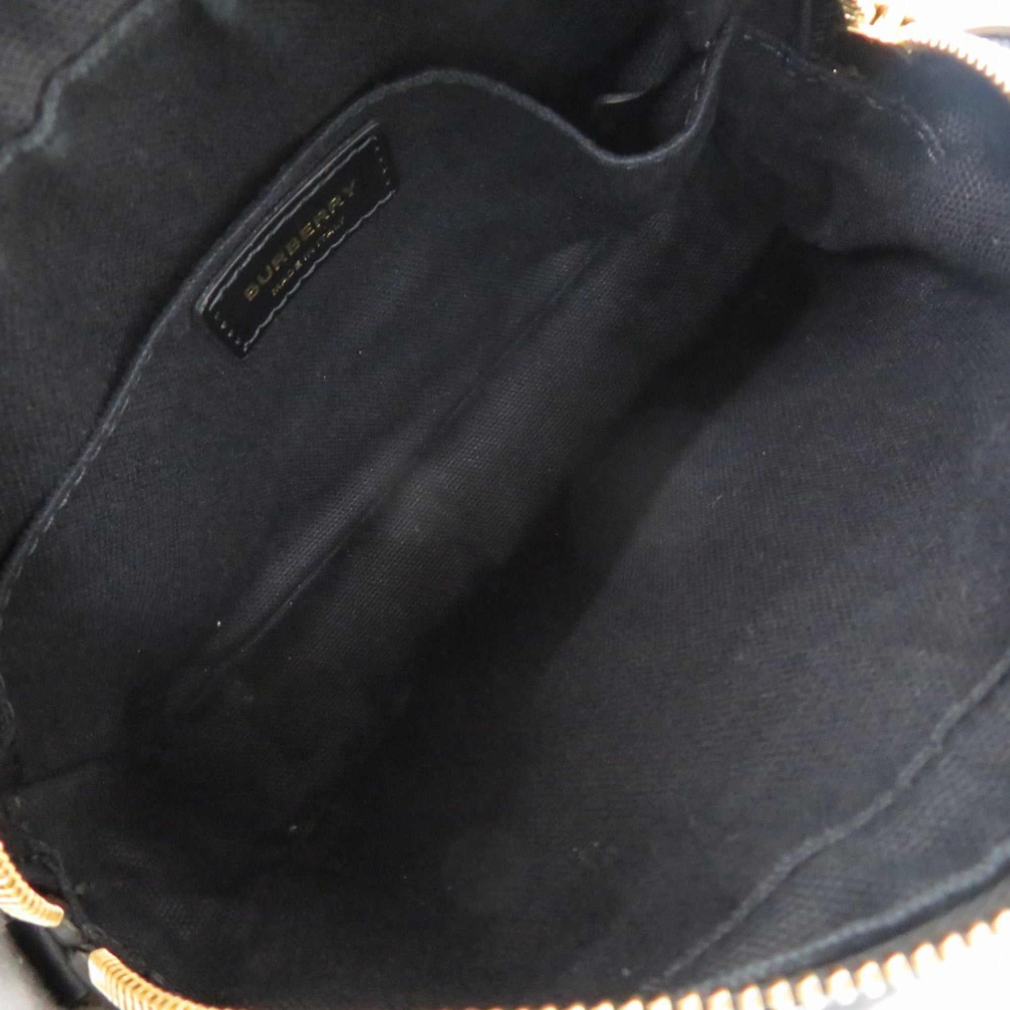 Burberry Black Leather Shoulder Bag (Pre-Owned)