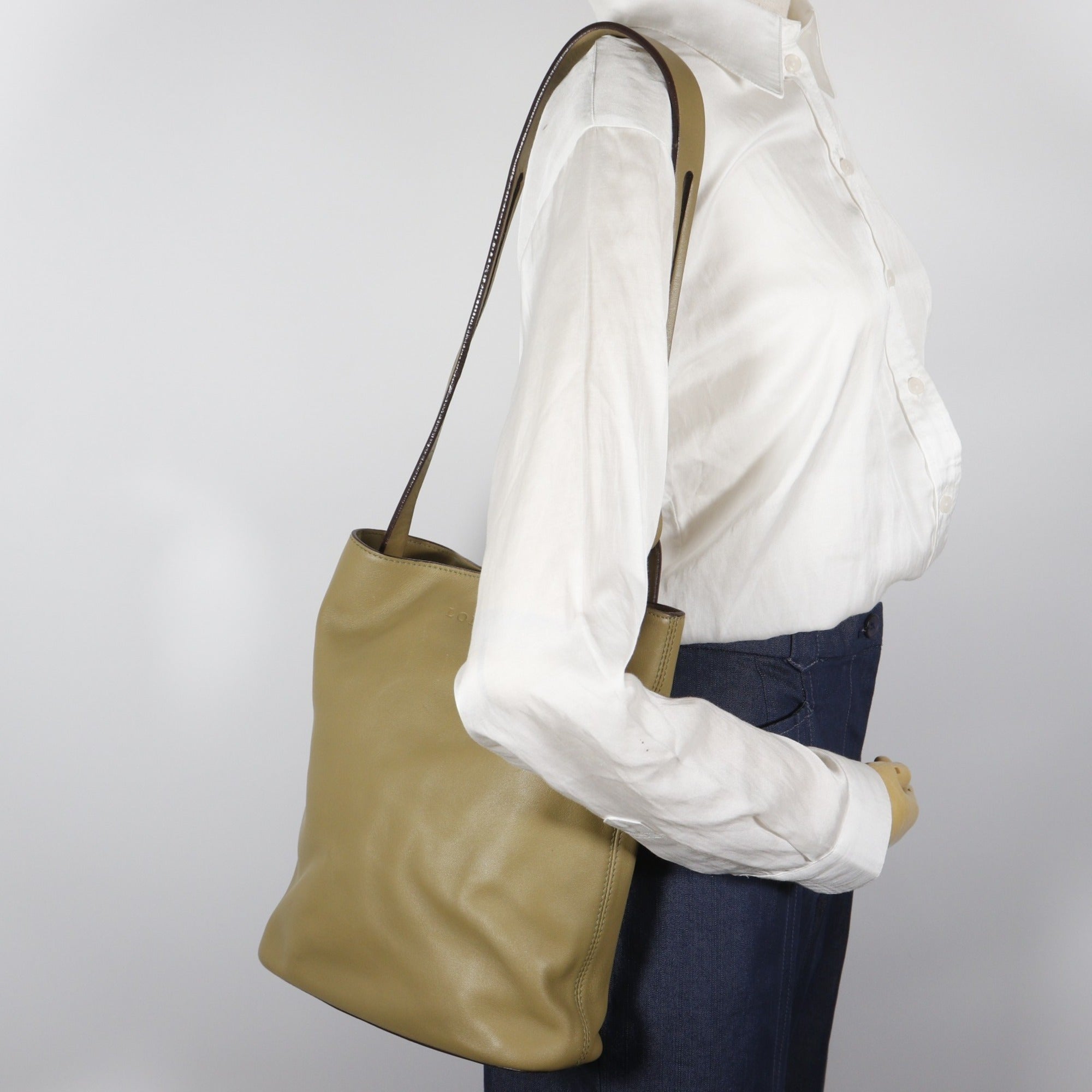 Loewe Olive Leather Shoulder Bag (Pre-Owned)
