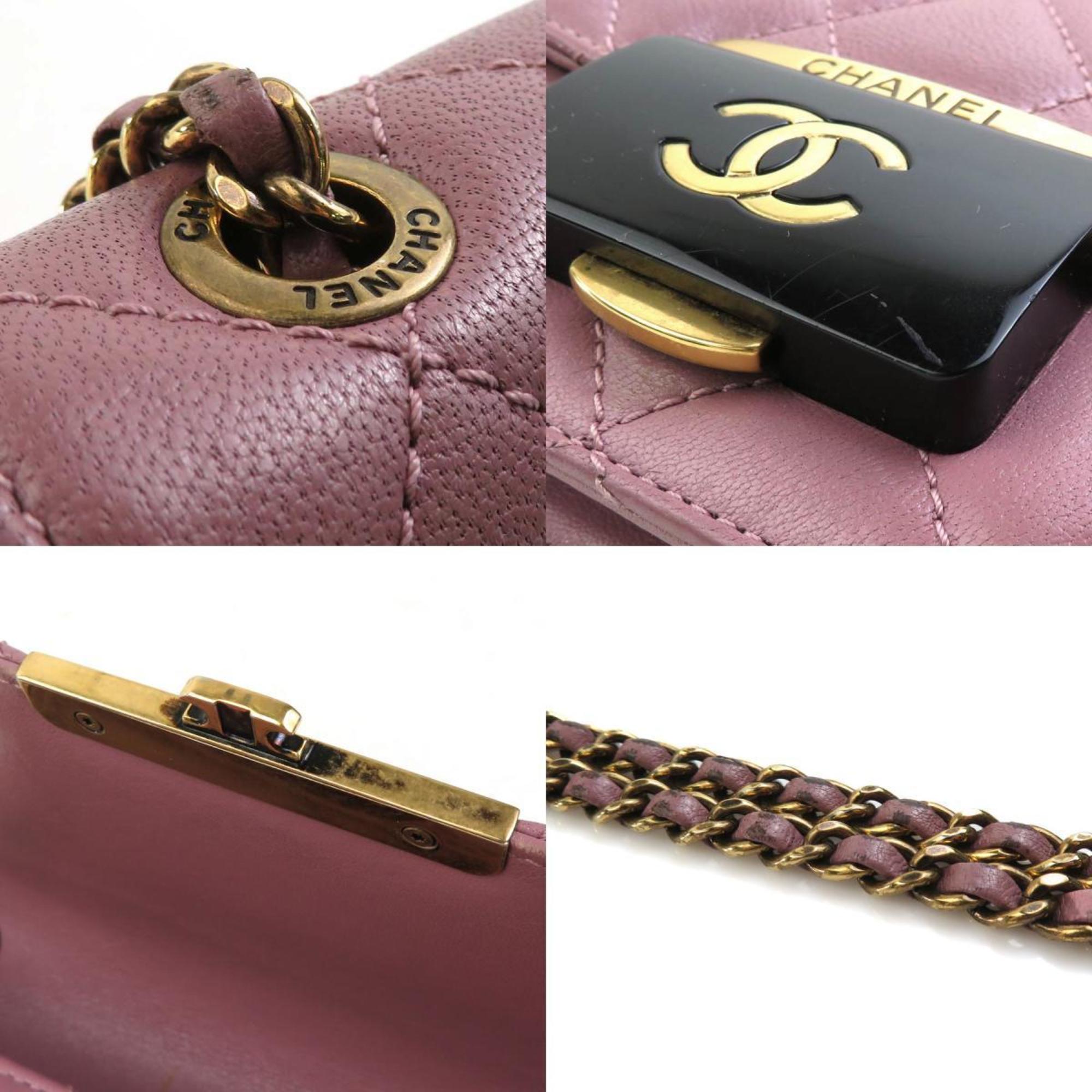 Chanel Pink Leather Shoulder Bag (Pre-Owned)