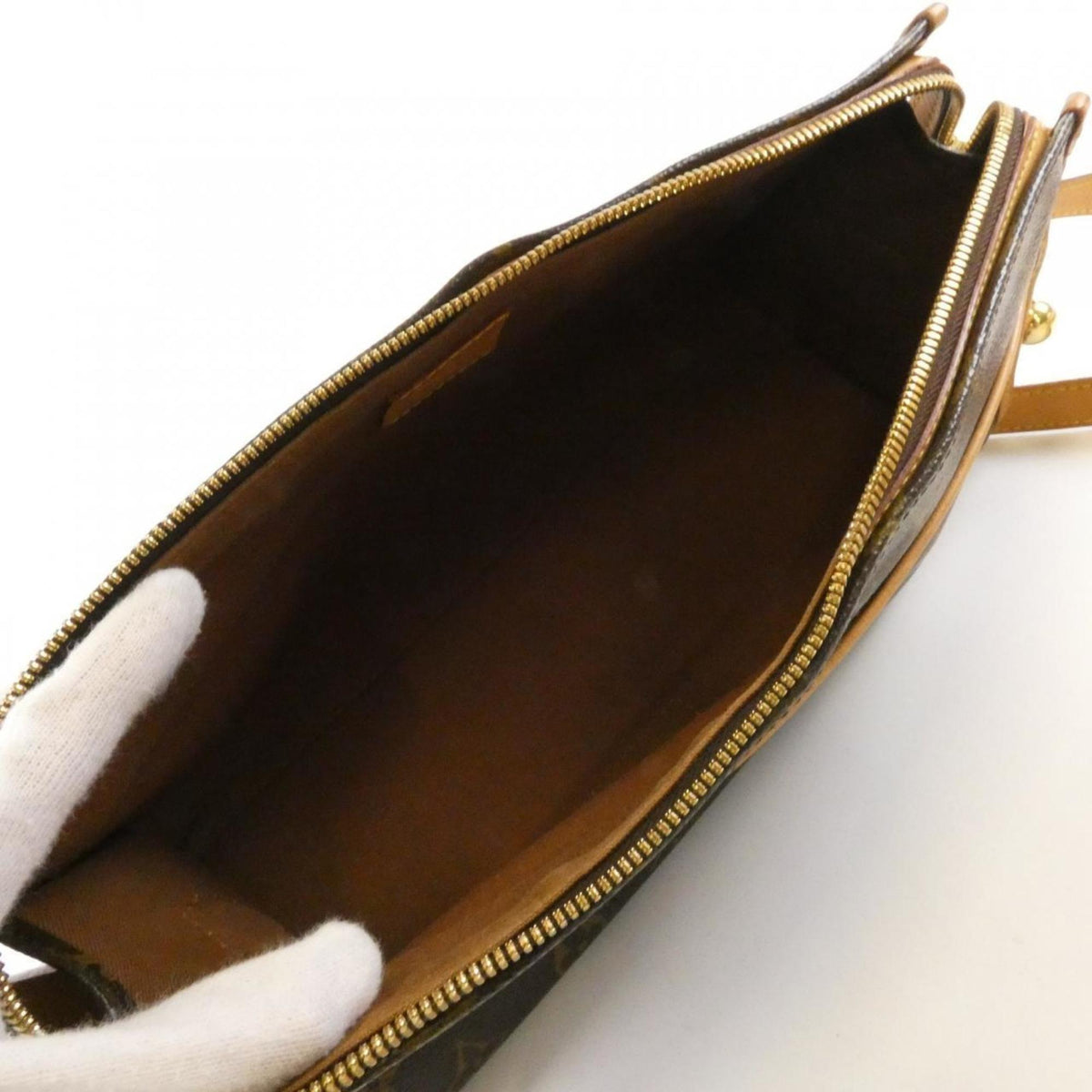 Louis Vuitton Brown Coated Canvas Shoulder Bag (Pre-Owned)
