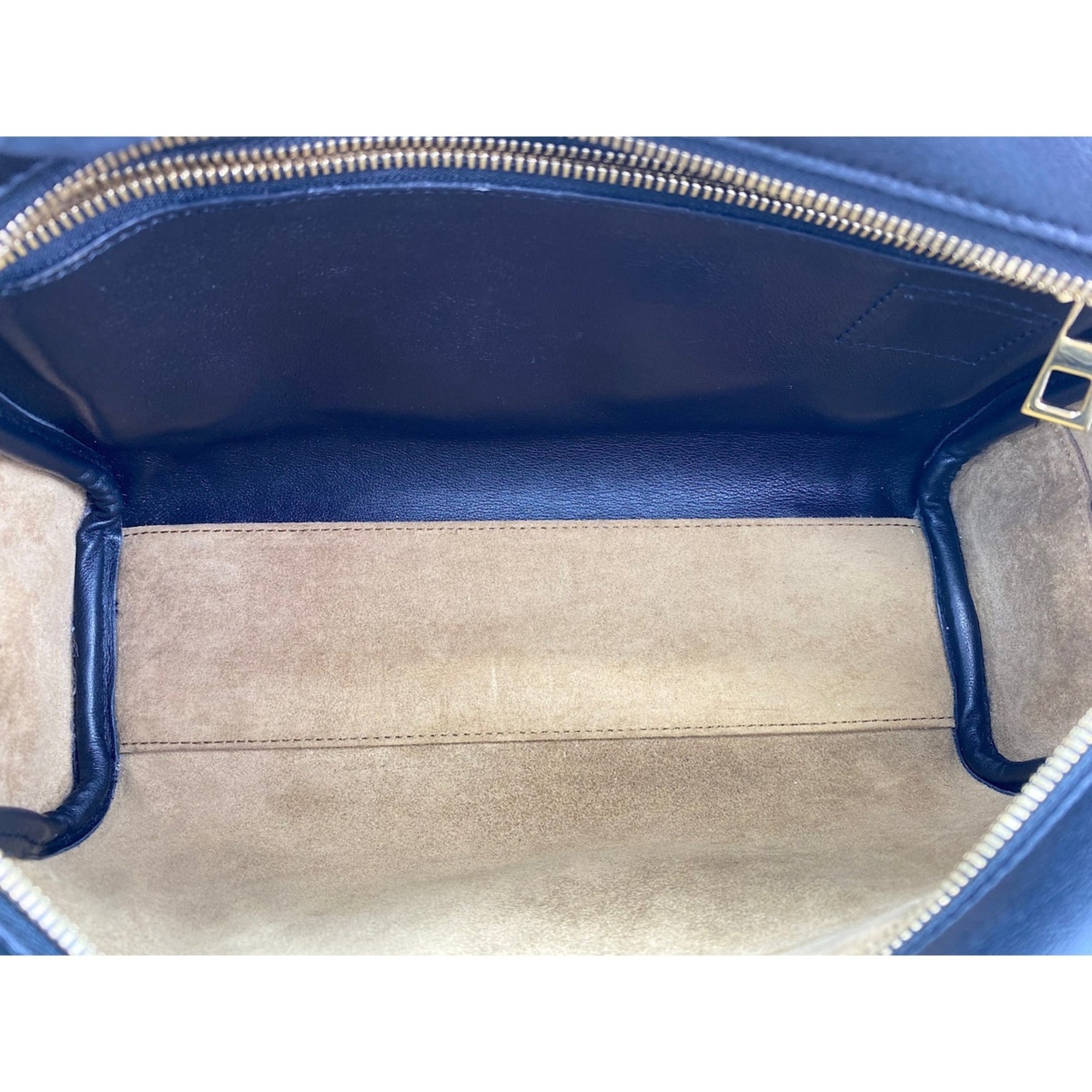Loewe Black Shoulder Bag (Pre-Owned)