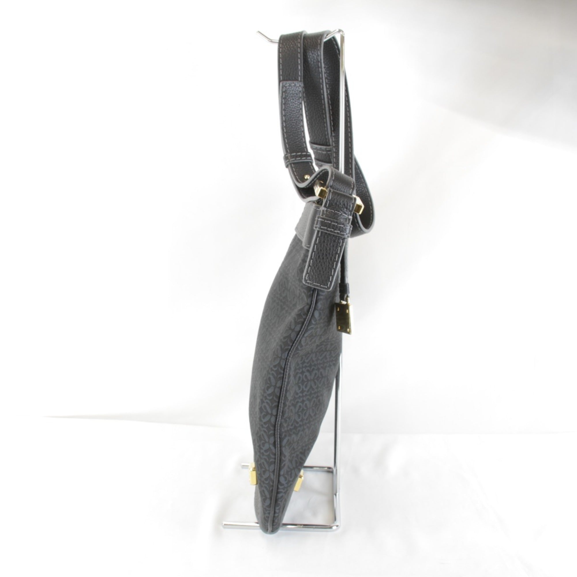 Loewe Black Canvas Shoulder Bag (Pre-Owned)
