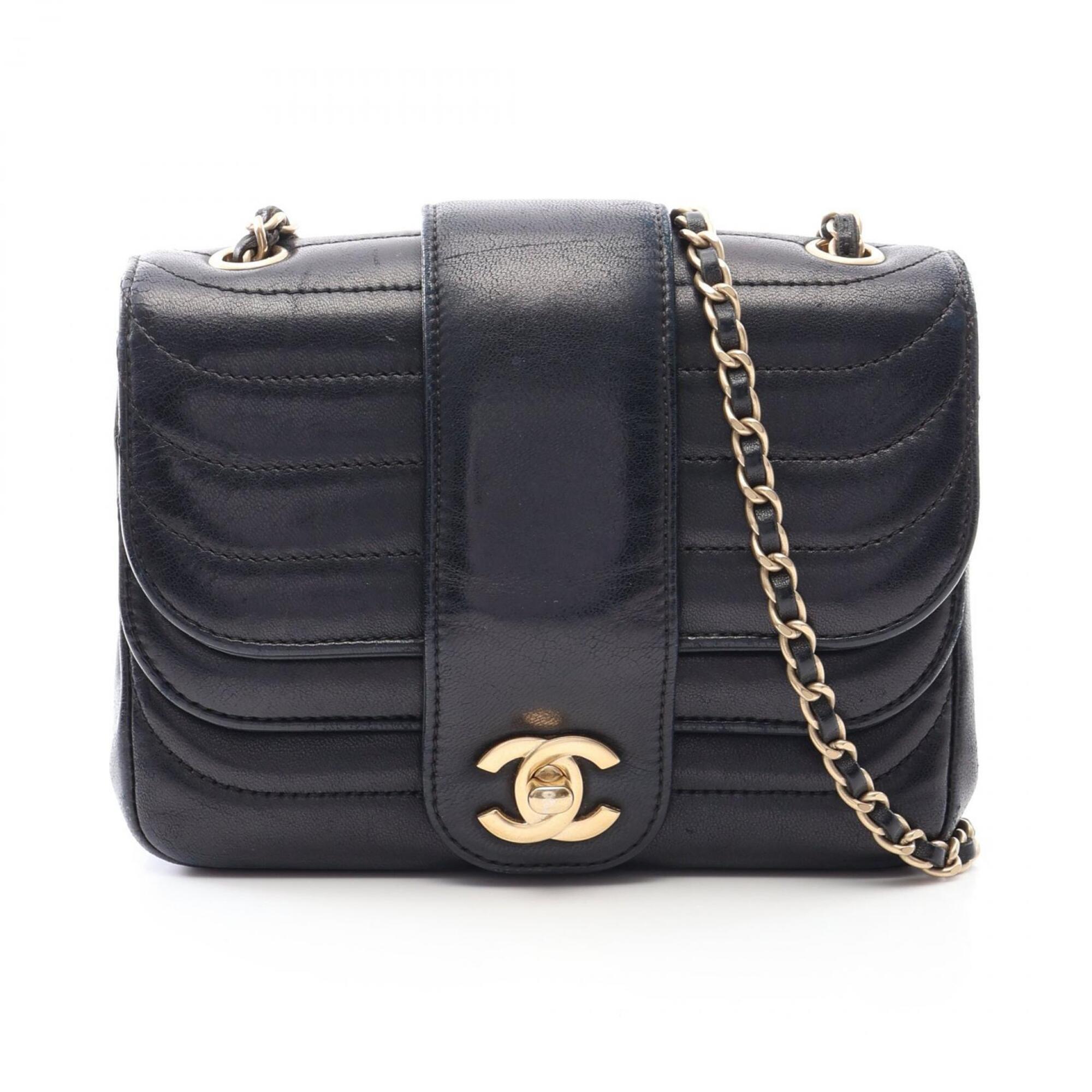 Chanel Black Leather Handbag Shoulder Bag (Pre-Owned)
