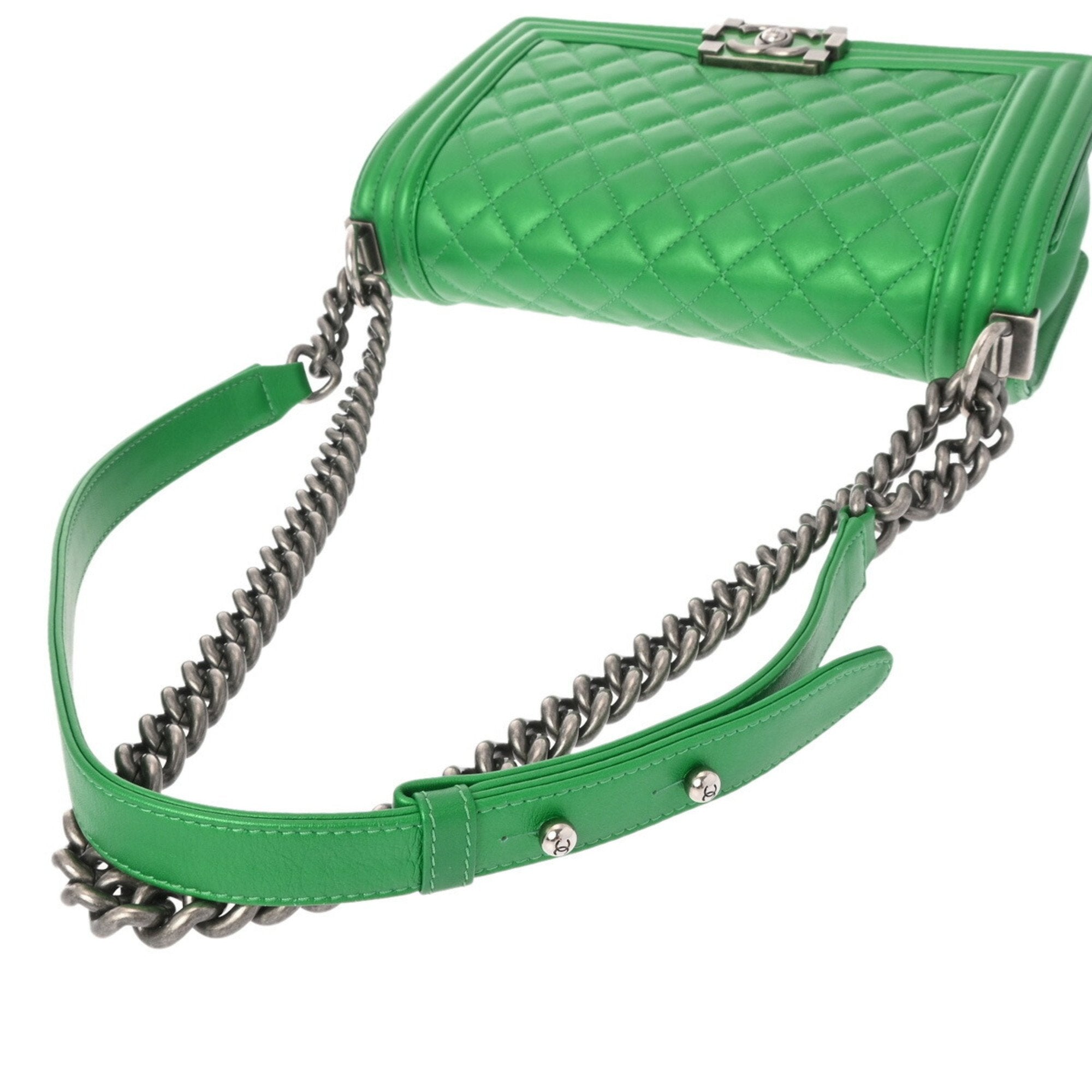 Chanel Green Leather Shoulder Bag (Pre-Owned)