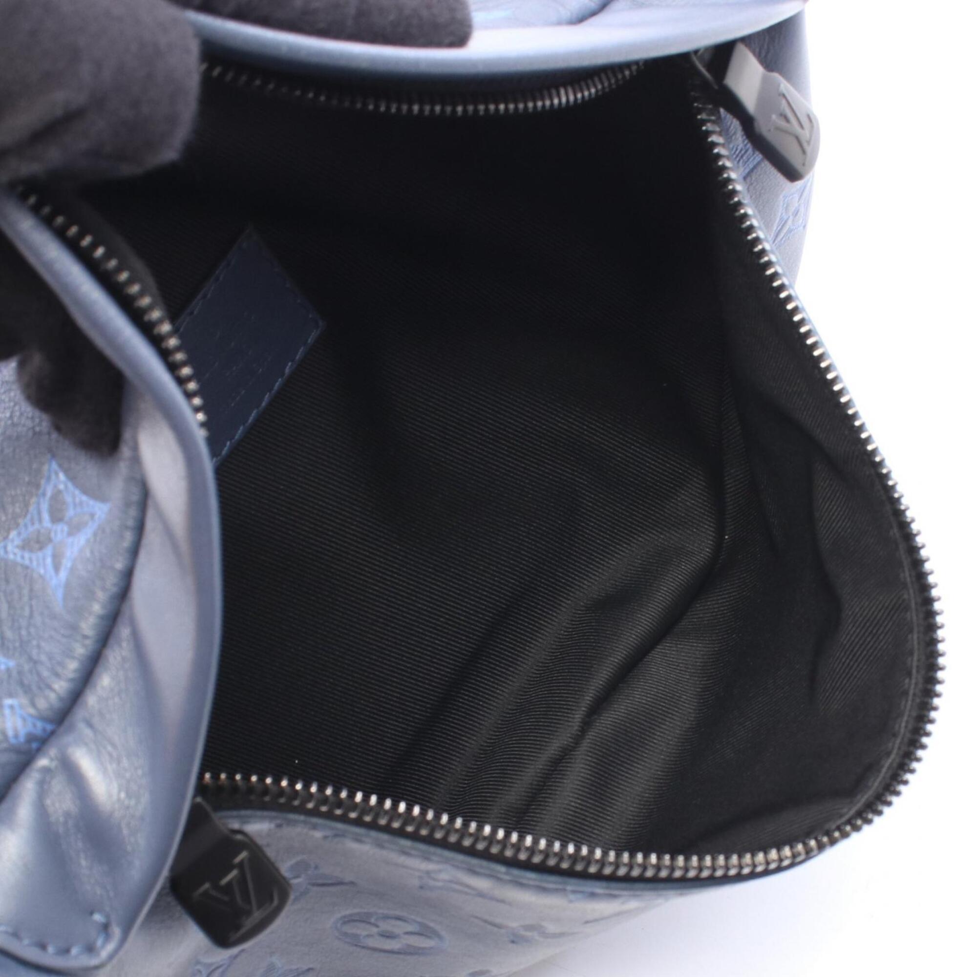 Louis Vuitton Navy Leather Fanny Pack Handbag (Pre-Owned)