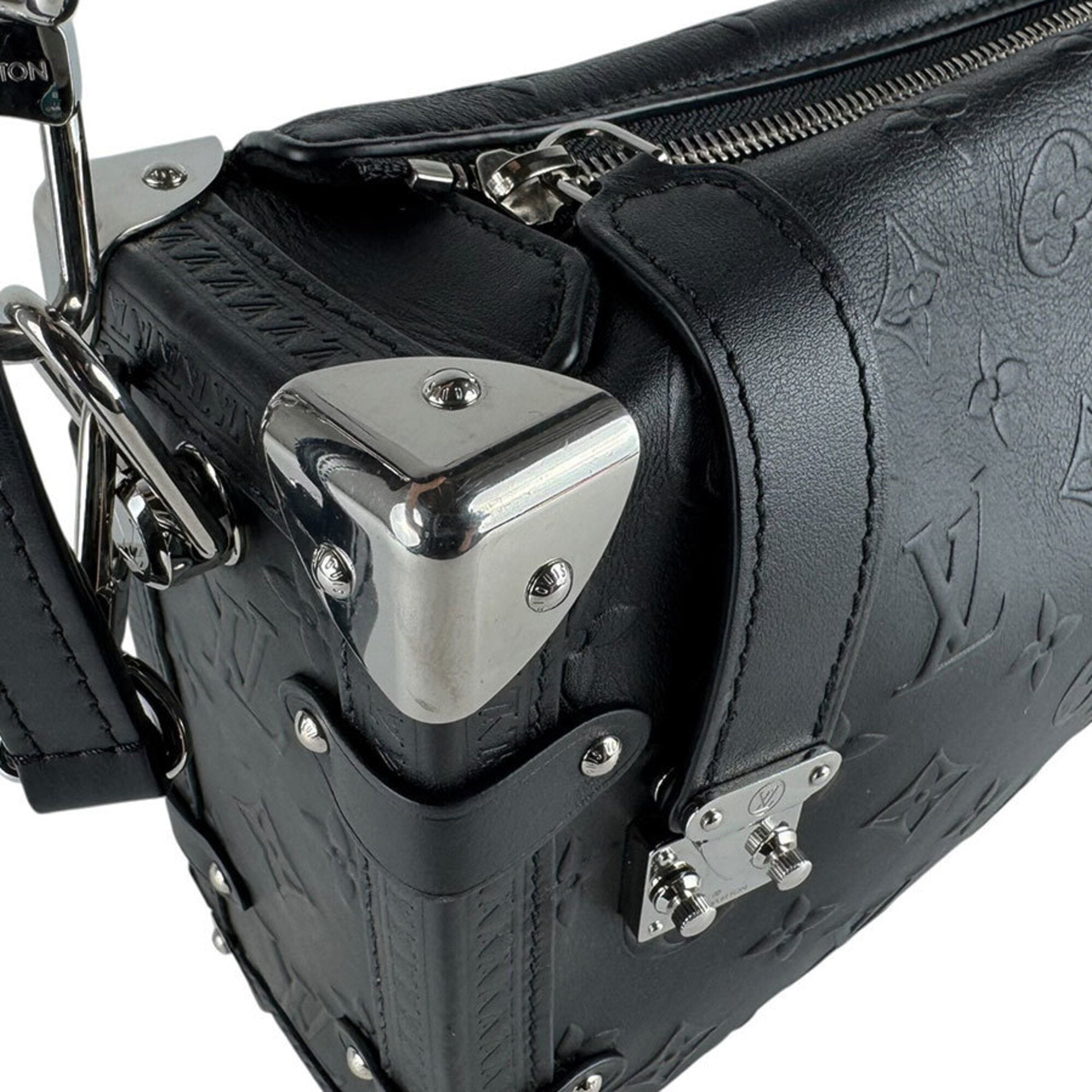 Louis Vuitton Black Monogram Leather Handbag Shoulder Bag (Pre-Owned)