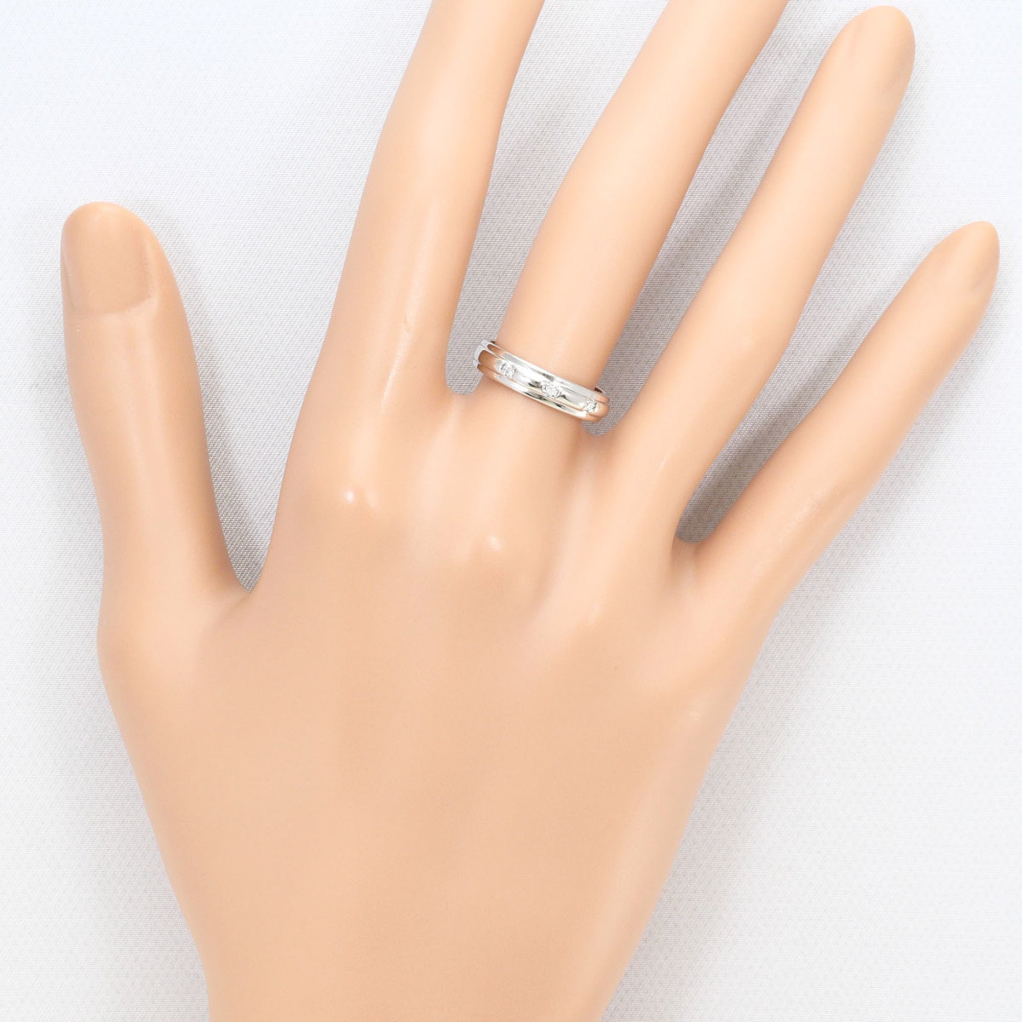 Unbranded White Gold White Gold (10K) Band Ring (Pre-Owned)