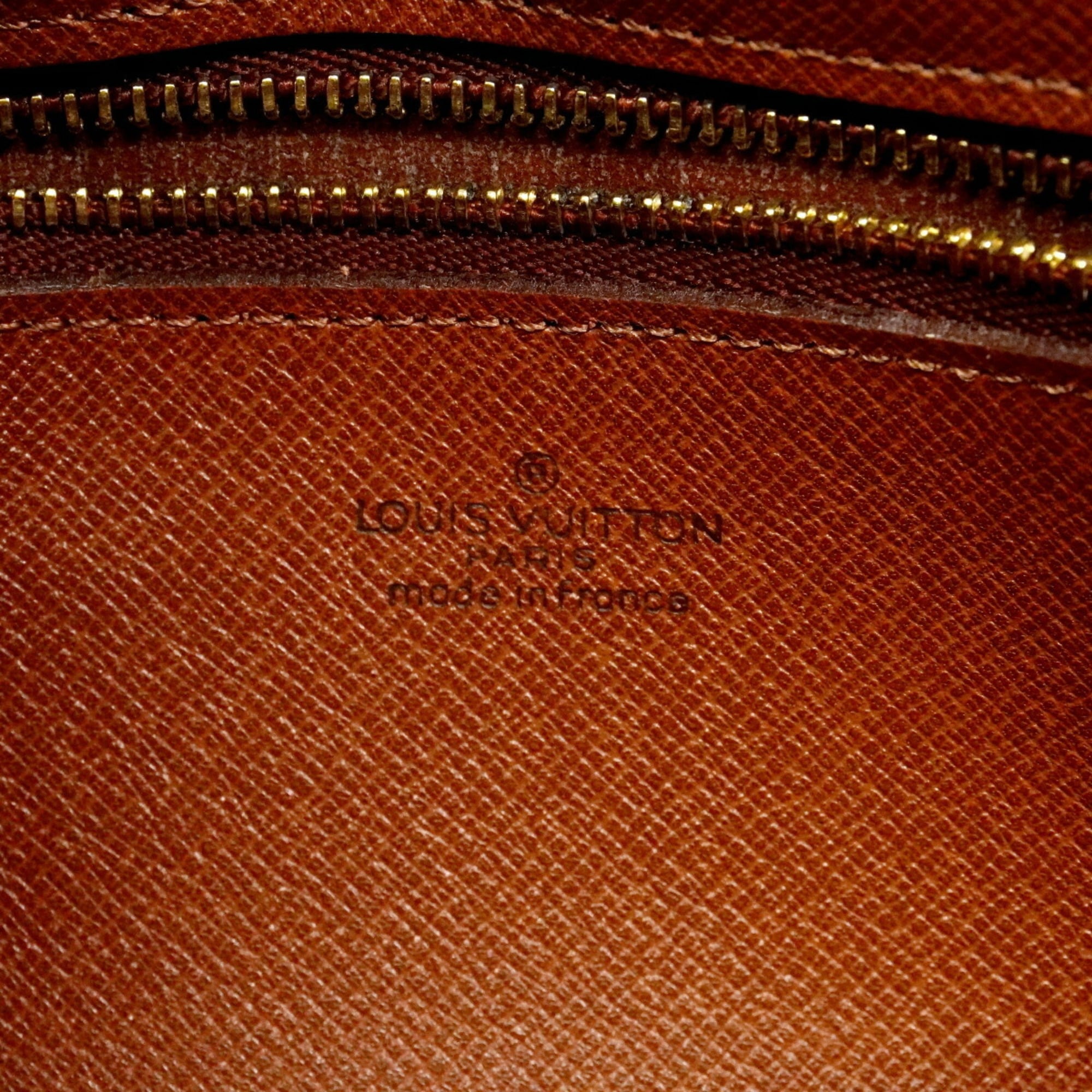 Louis Vuitton Brown Clutch Bag (Pre-Owned)