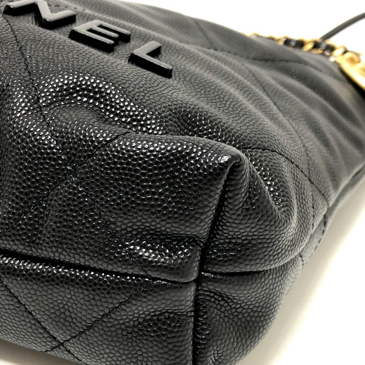 Chanel Black Grained Calfskin Shoulder Bag (Pre-Owned)