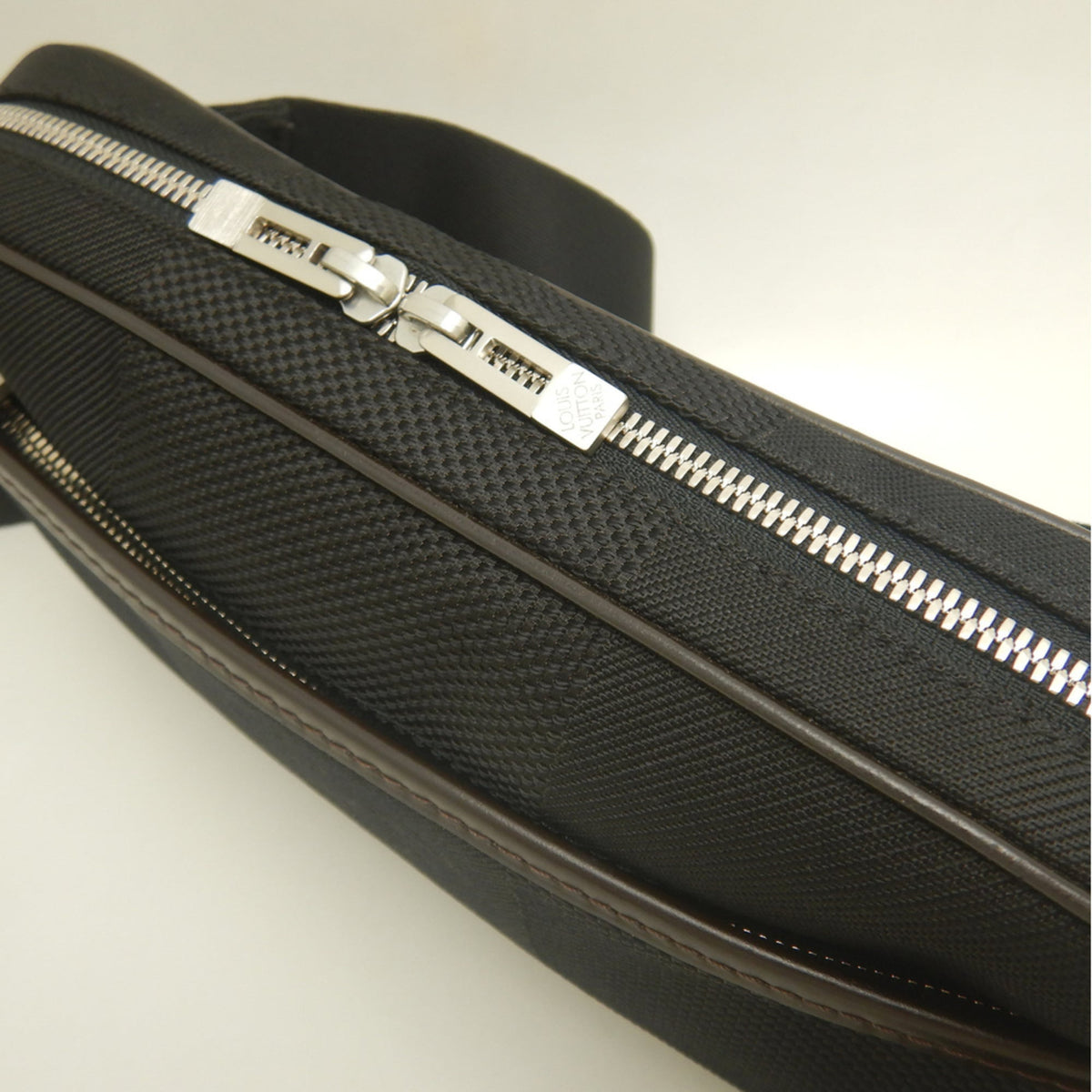 Louis Vuitton Noir Damier Geant Sling Bag (Pre-Owned)