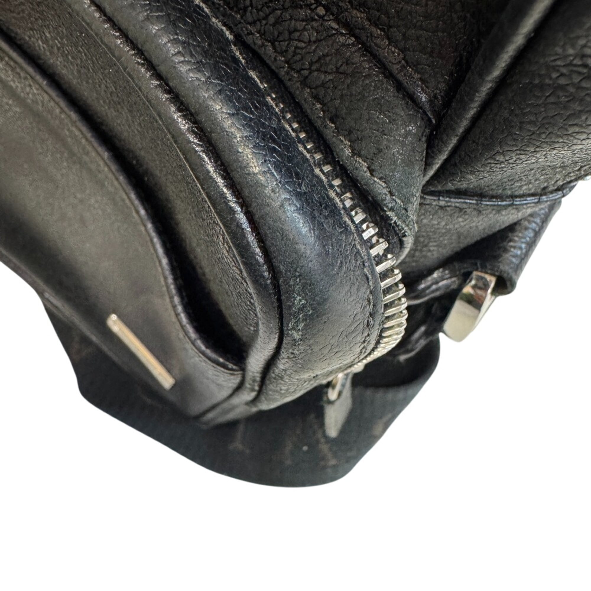 Bvlgari Black Leather Shoulder Bag (Pre-Owned)