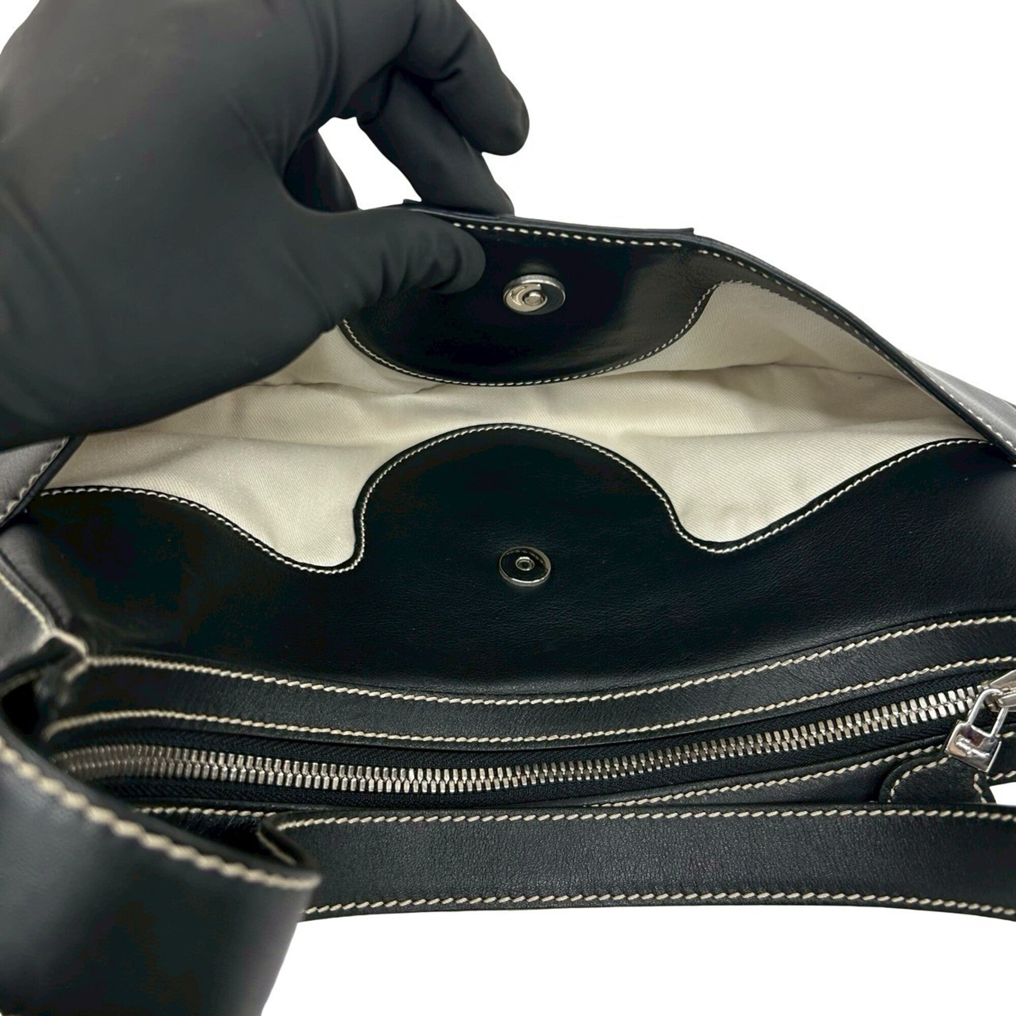 Salvatore Ferragamo Black Leather Handbag Shoulder Bag (Pre-Owned)