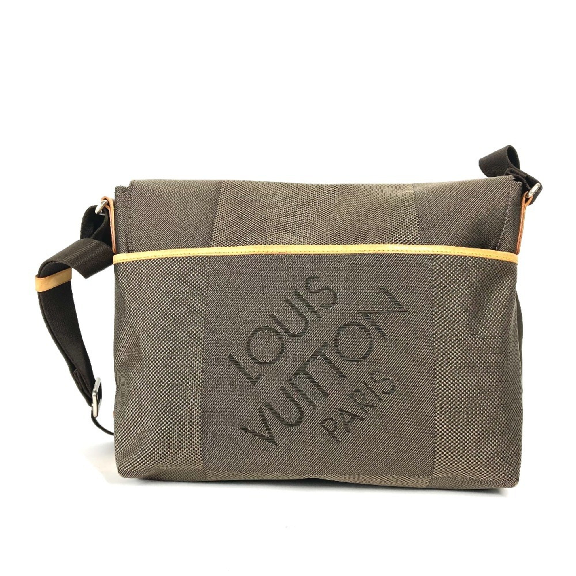 Louis Vuitton Khaki Damier Geant Messenger Bag Shoulder Bag (Pre-Owned)
