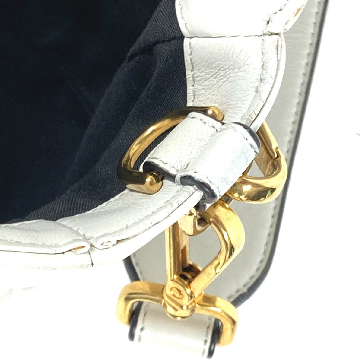 Fendi White Leather Shoulder Bag (Pre-Owned)