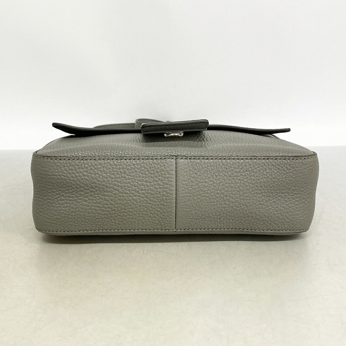 Fendi Gray Leather Shoulder Bag (Pre-Owned)