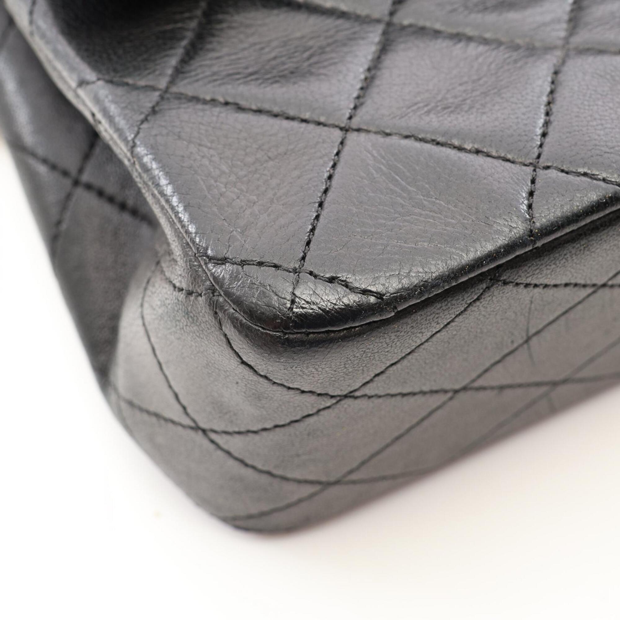 Chanel Black Leather Handbag Shoulder Bag (Pre-Owned)