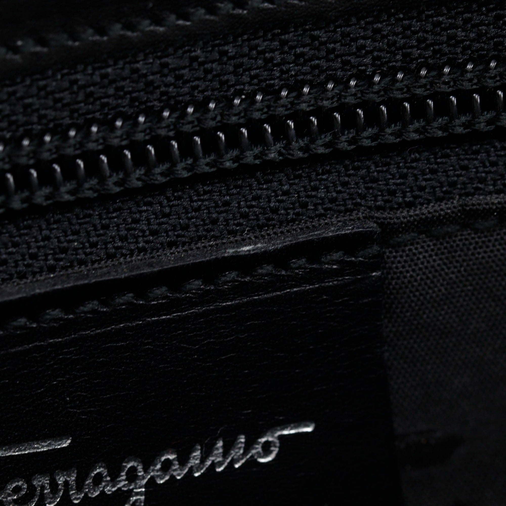 Salvatore Ferragamo Gancini Black Leather Tote Bag (Pre-Owned)