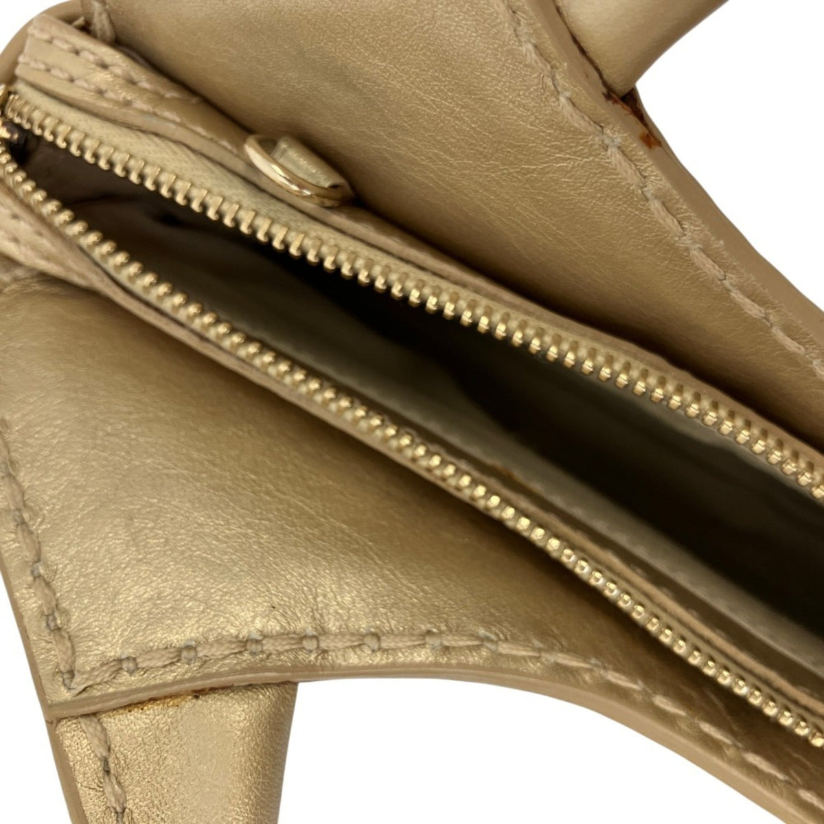 Tod's Gold Leather Handbag Shoulder Bag (Pre-Owned)