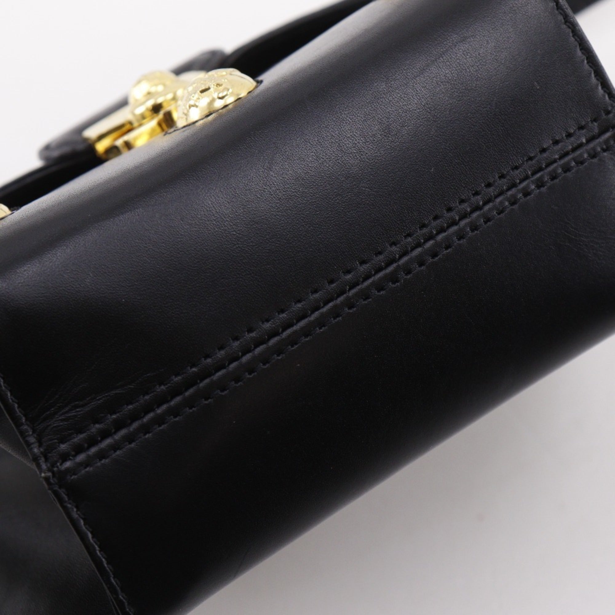 Salvatore Ferragamo Black Leather Pochette Shoulder Bag (Pre-Owned)
