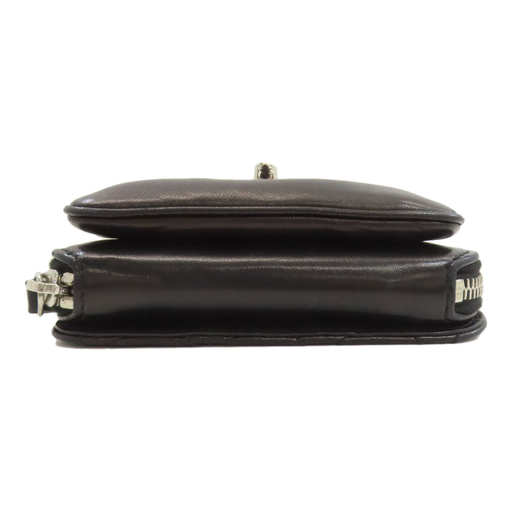 Chanel Black Leather Shoulder Bag (Pre-Owned)