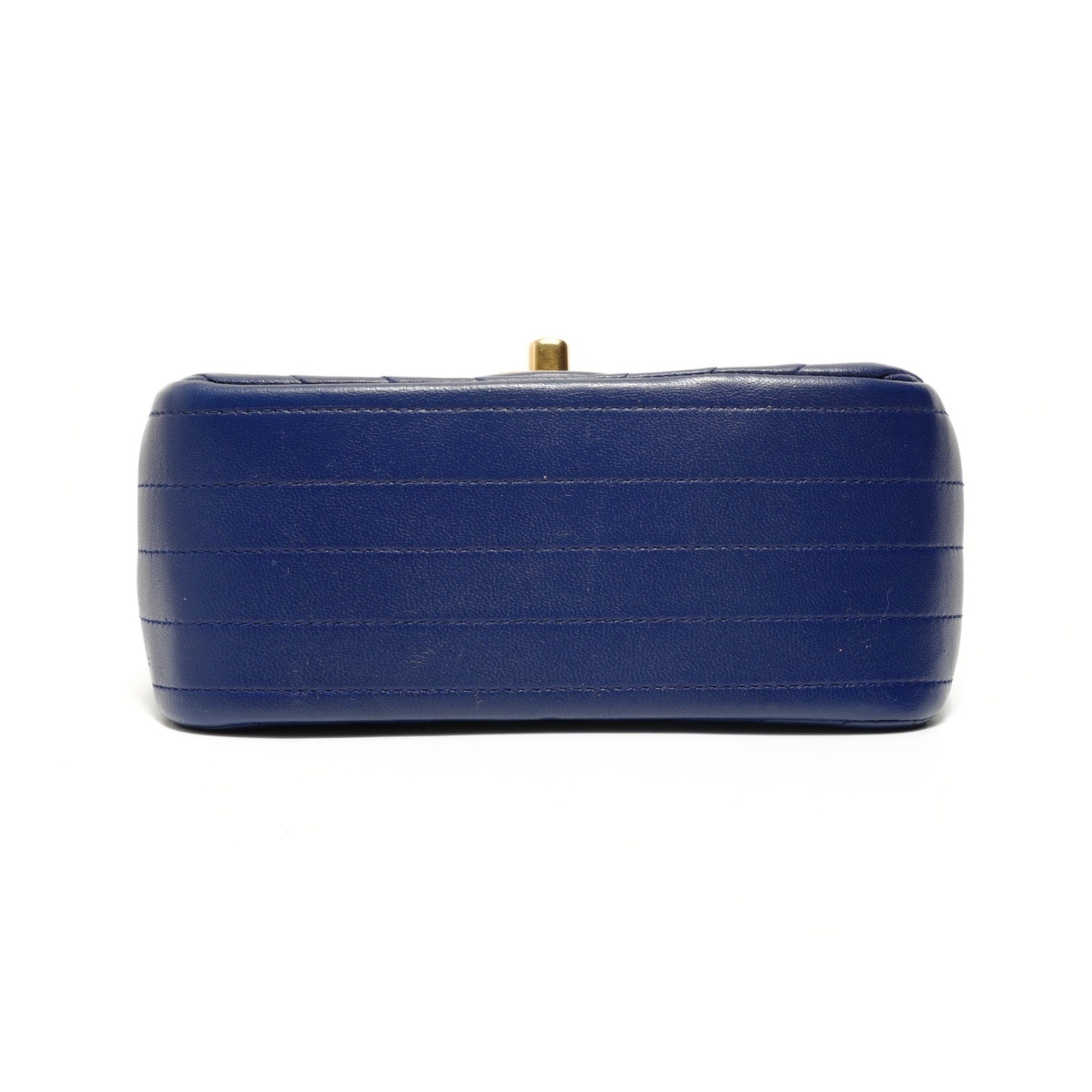 Chanel Blue Leather Shoulder Bag (Pre-Owned)