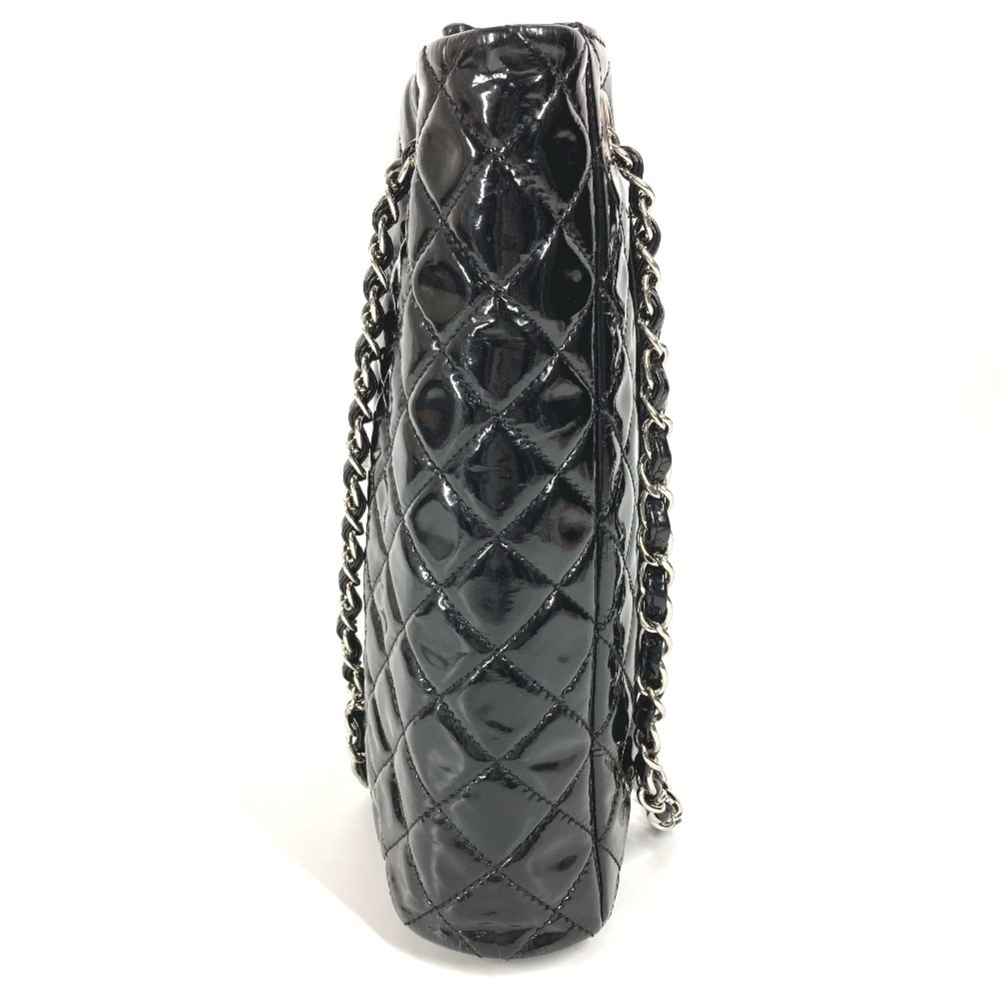 Chanel Matelasse Black Shoulder Bag (Pre-Owned)